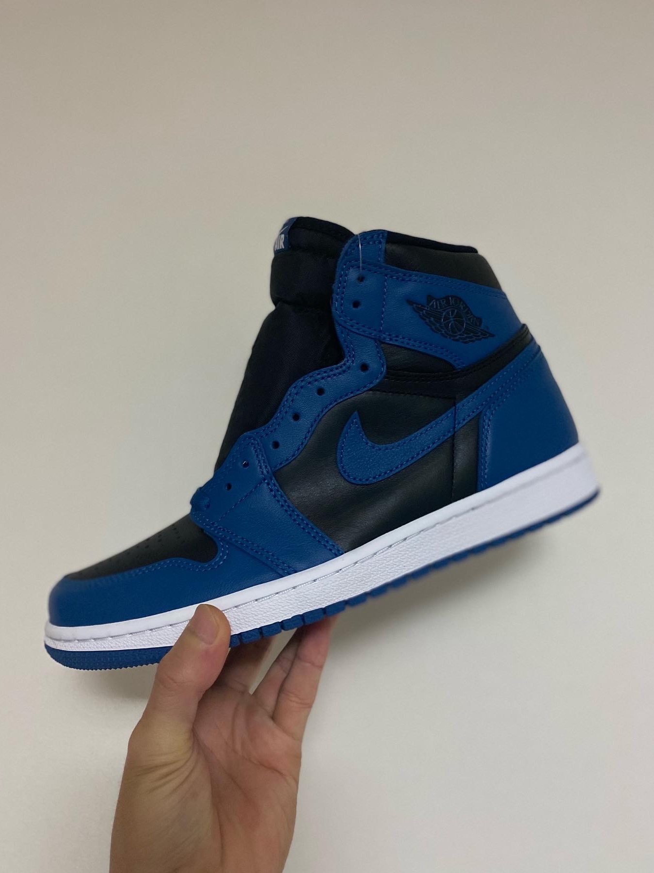 Jordan 1 Retro High OG Dark Marina Blue 착용 스타일