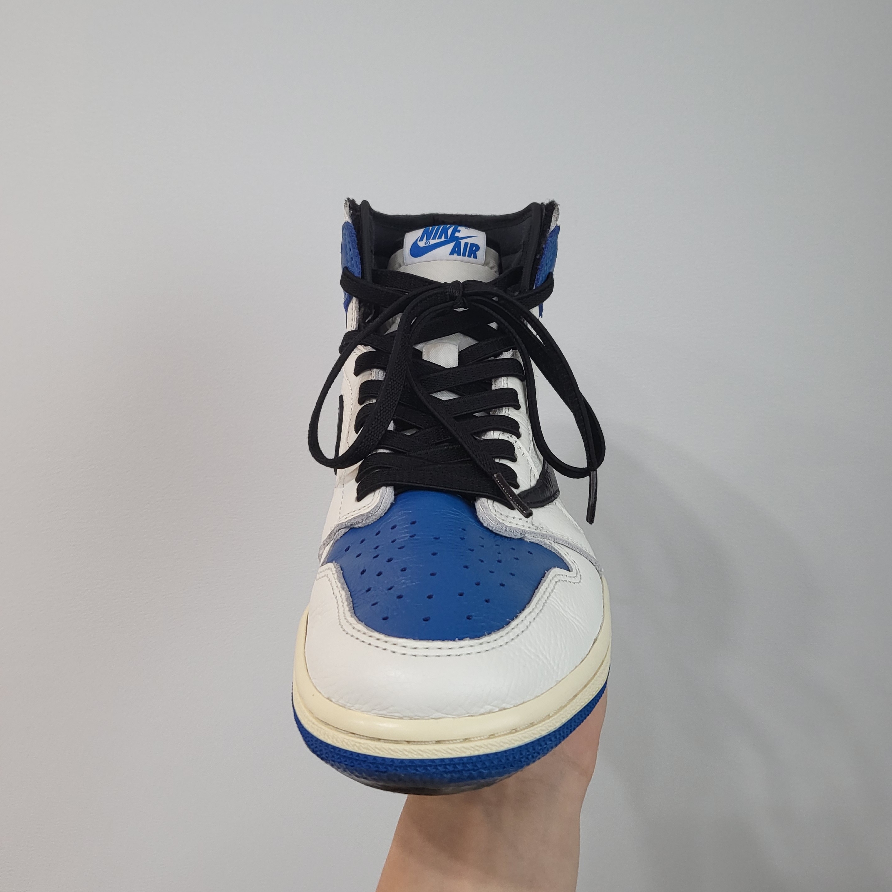 Jordan 1 x Travis Scott x Fragment Retro High OG SP Military Blue 착용 스타일 - 2