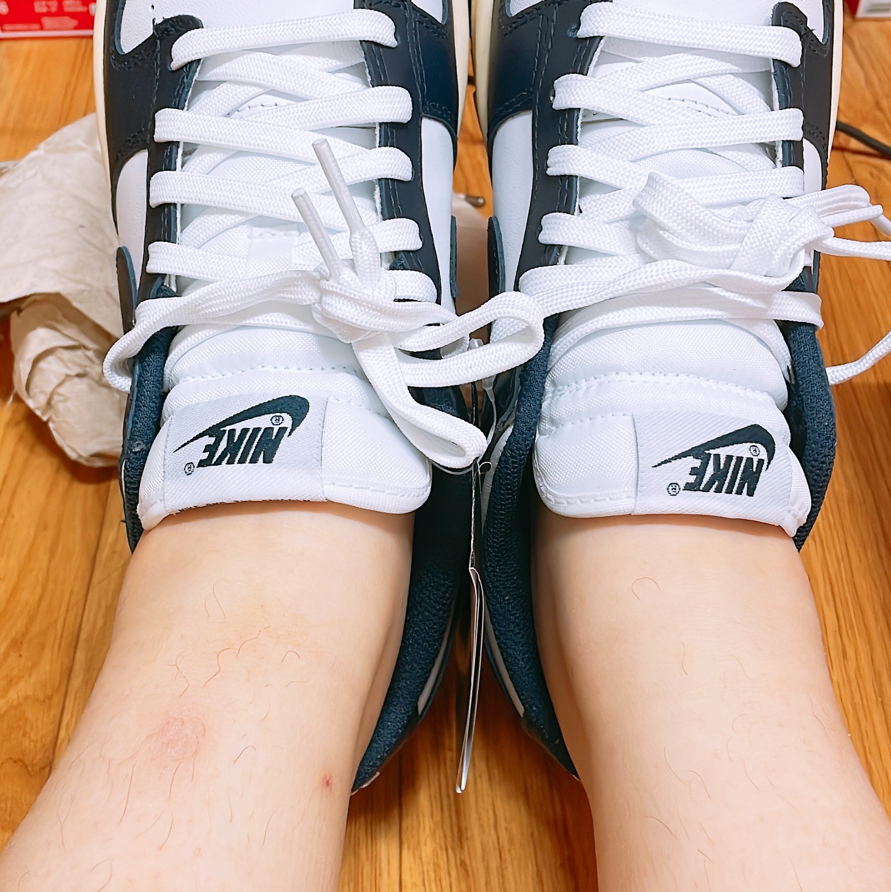 (W) Nike Dunk Low Vintage Midnight Navy 착용 스타일 - 1