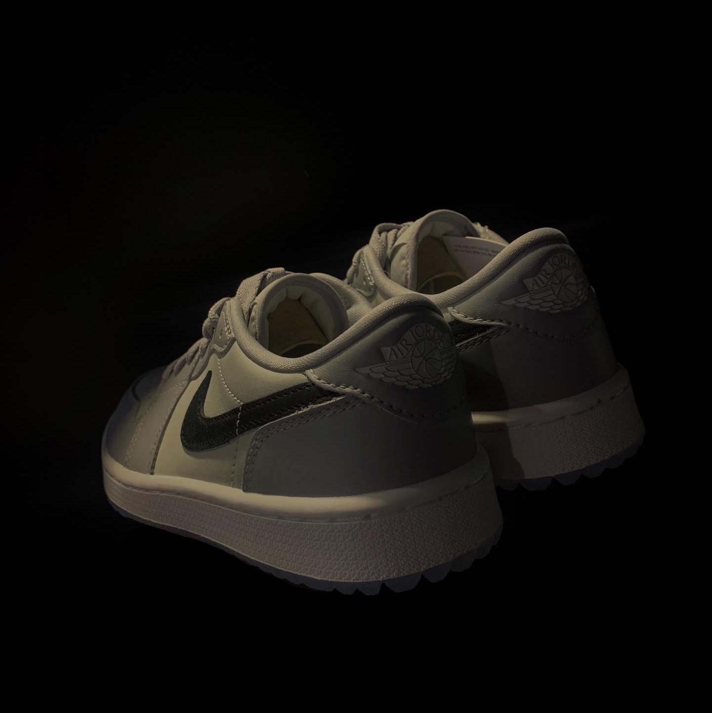 Jordan 1 Low Golf Wolf Grey 착용 스타일 - 3