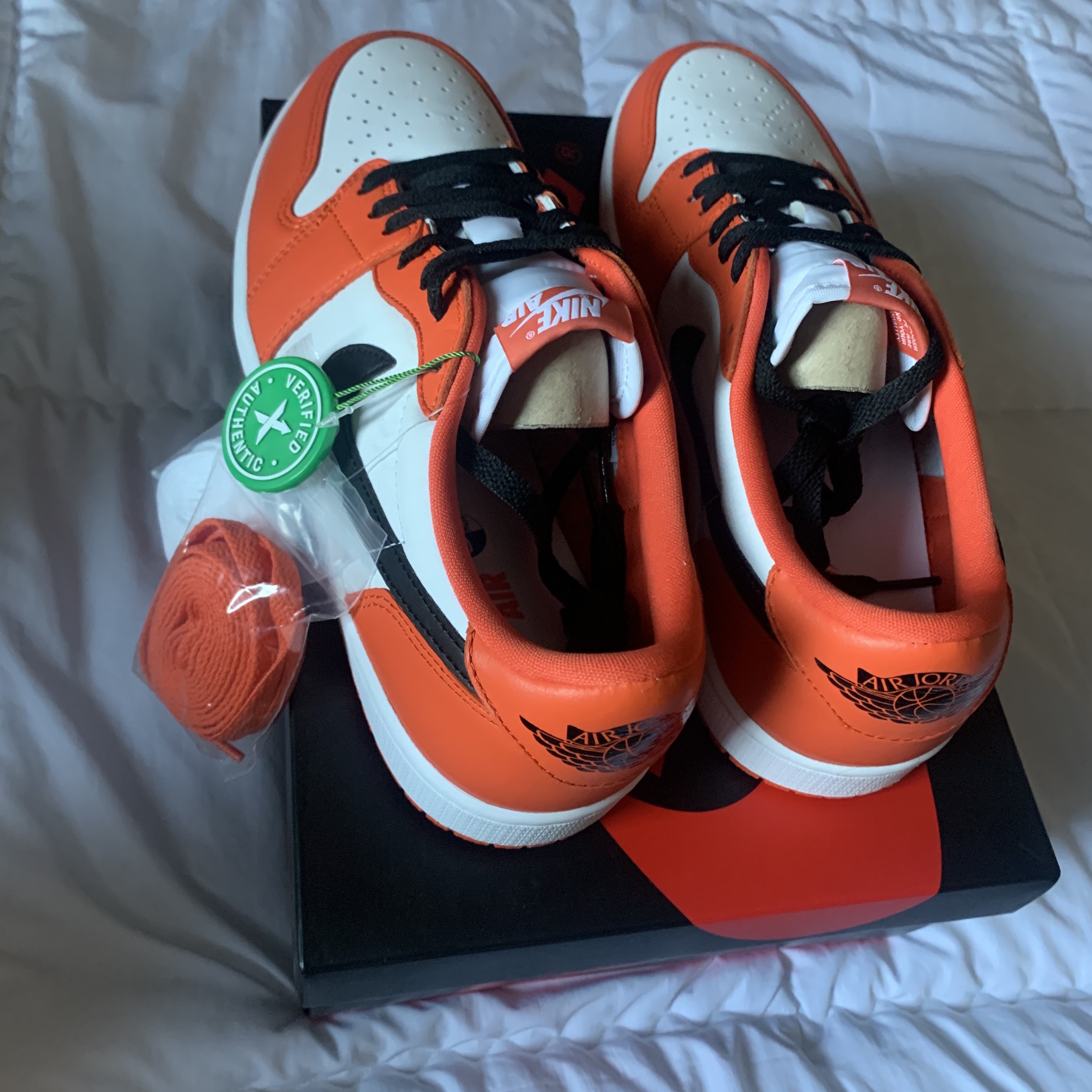 Jordan 1 Low OG Starfish 착용 스타일 - 1