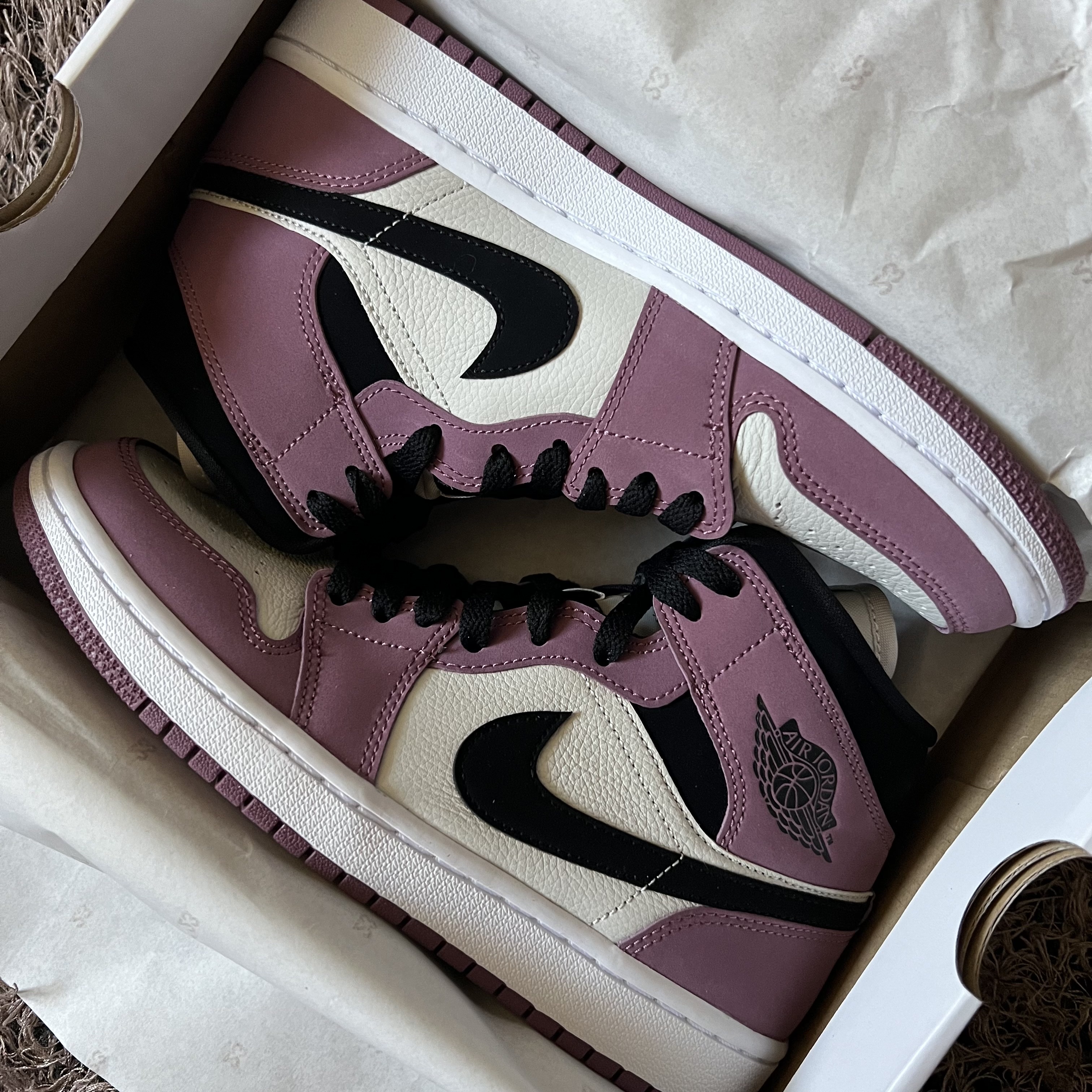 (W) Jordan 1 Mid SE Light Mulberry 착용 스타일