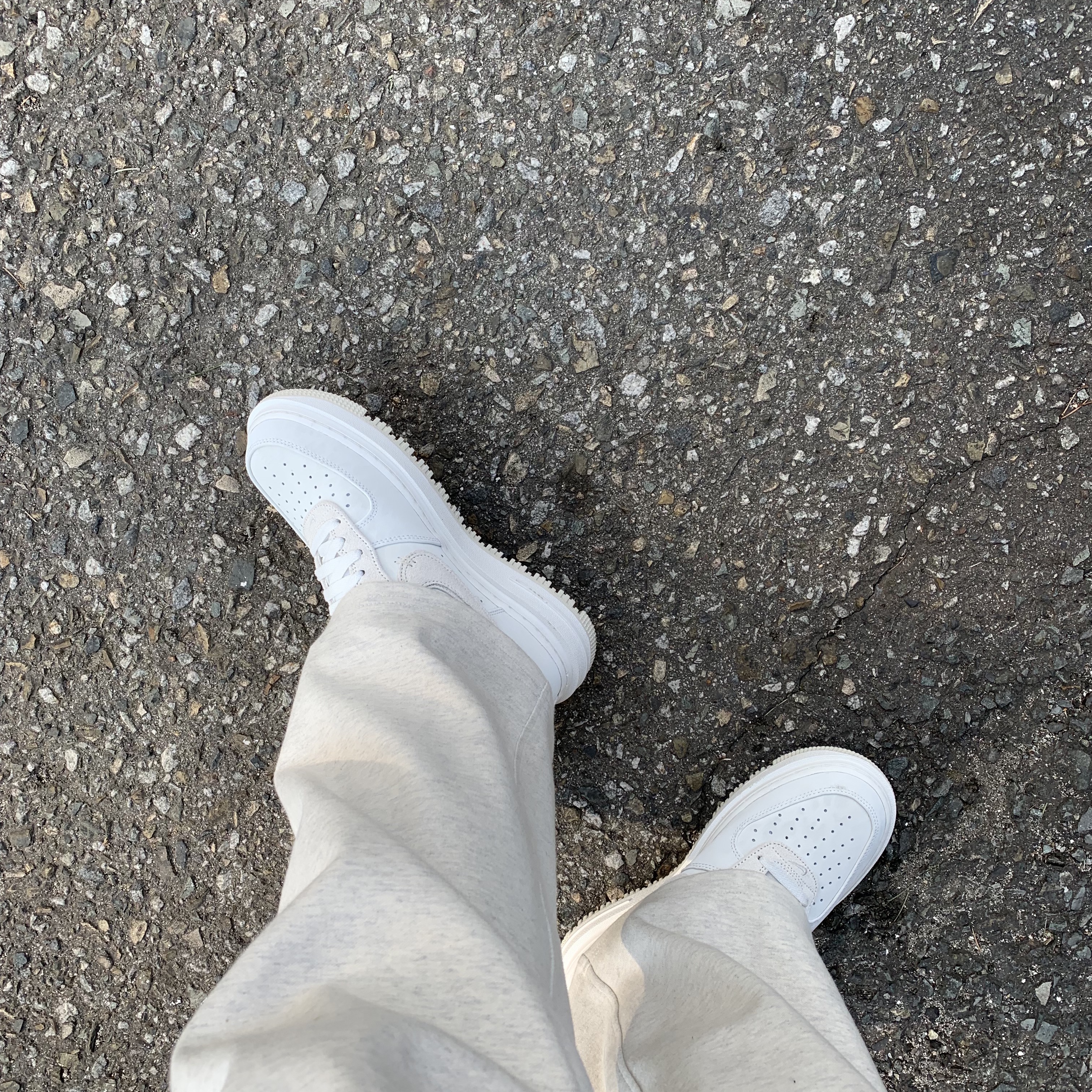 Nike Air Force 1 Luxe Summit White 착용 스타일 - 3