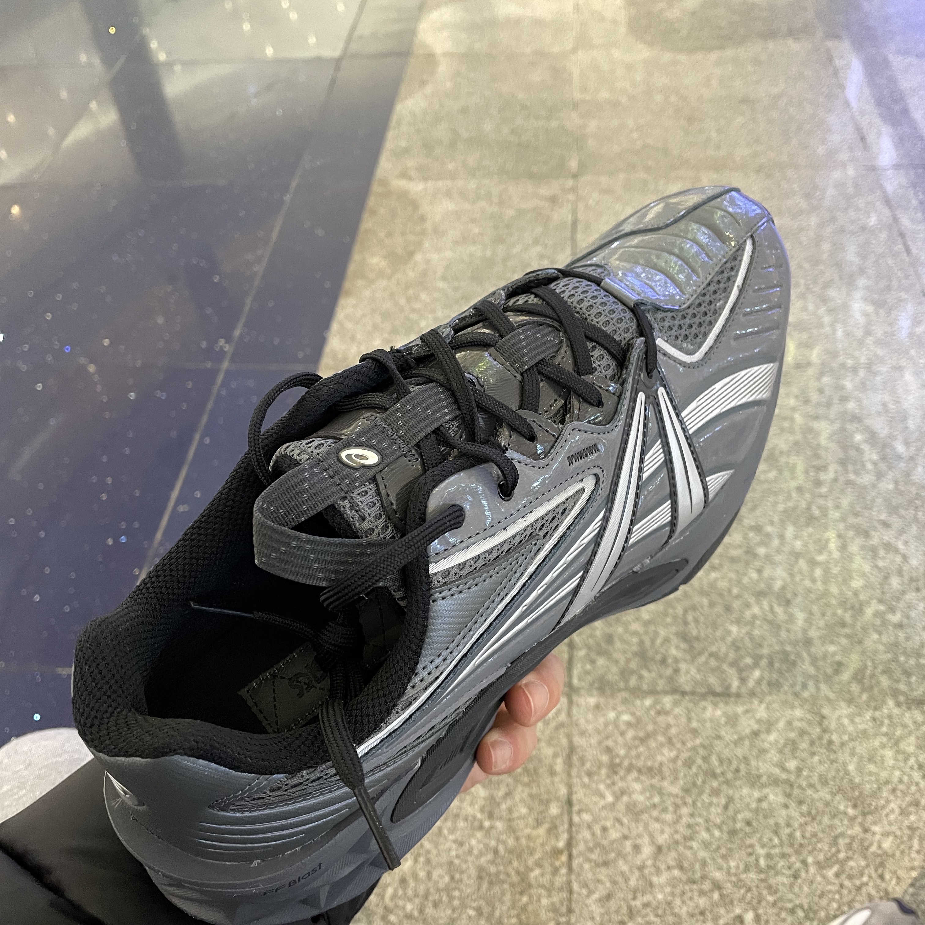 Asics HN2-S Protoblast Steel Grey 착용 스타일 - 1