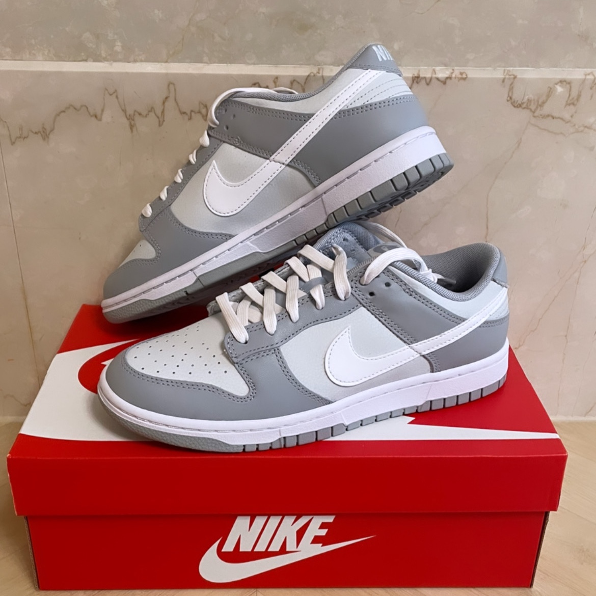 Nike Dunk Low Retro Wolf Grey 착용 스타일 - 2