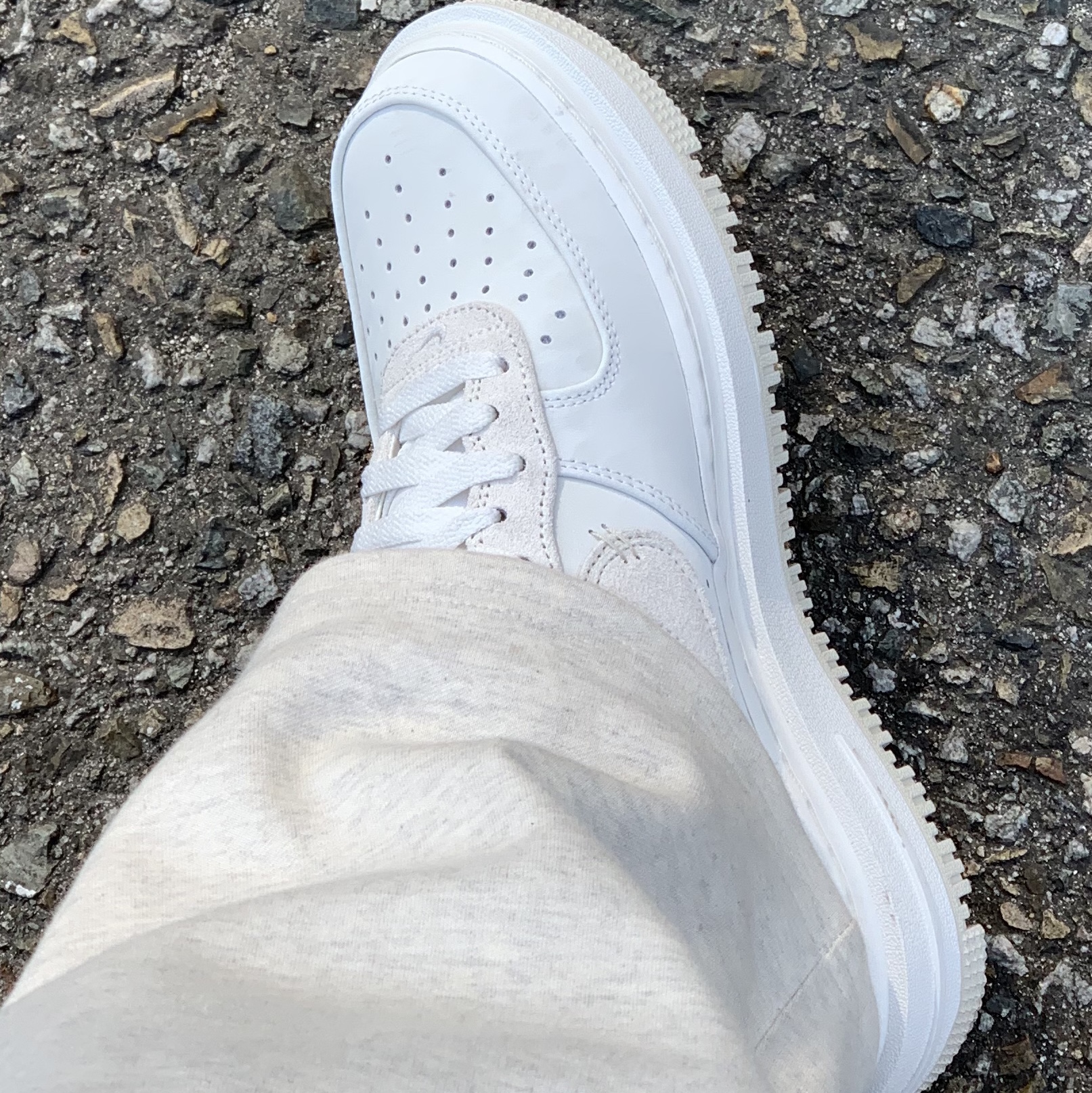 Nike Air Force 1 Luxe Summit White 착용 스타일