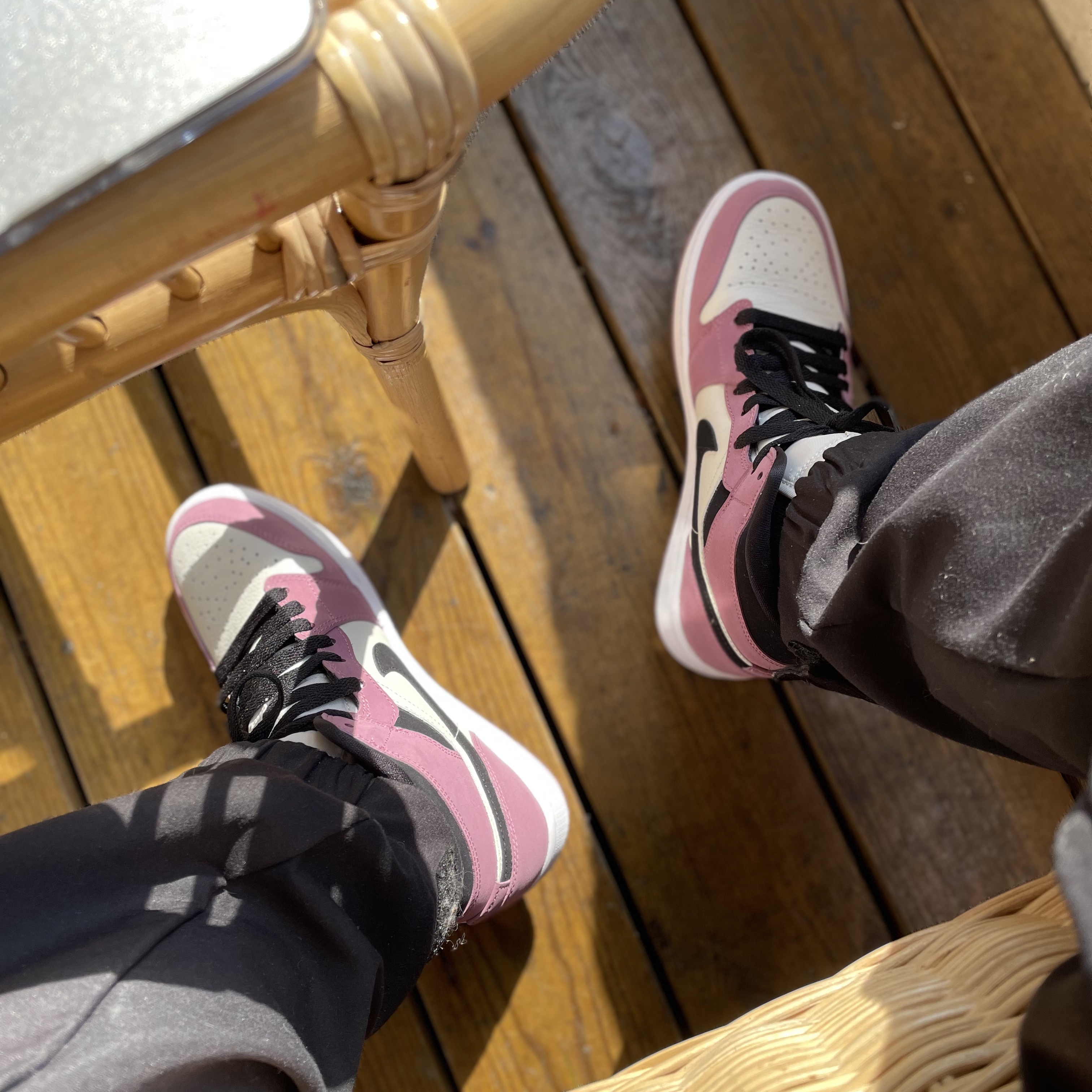 (W) Jordan 1 Mid SE Light Mulberry 착용 스타일 - 2