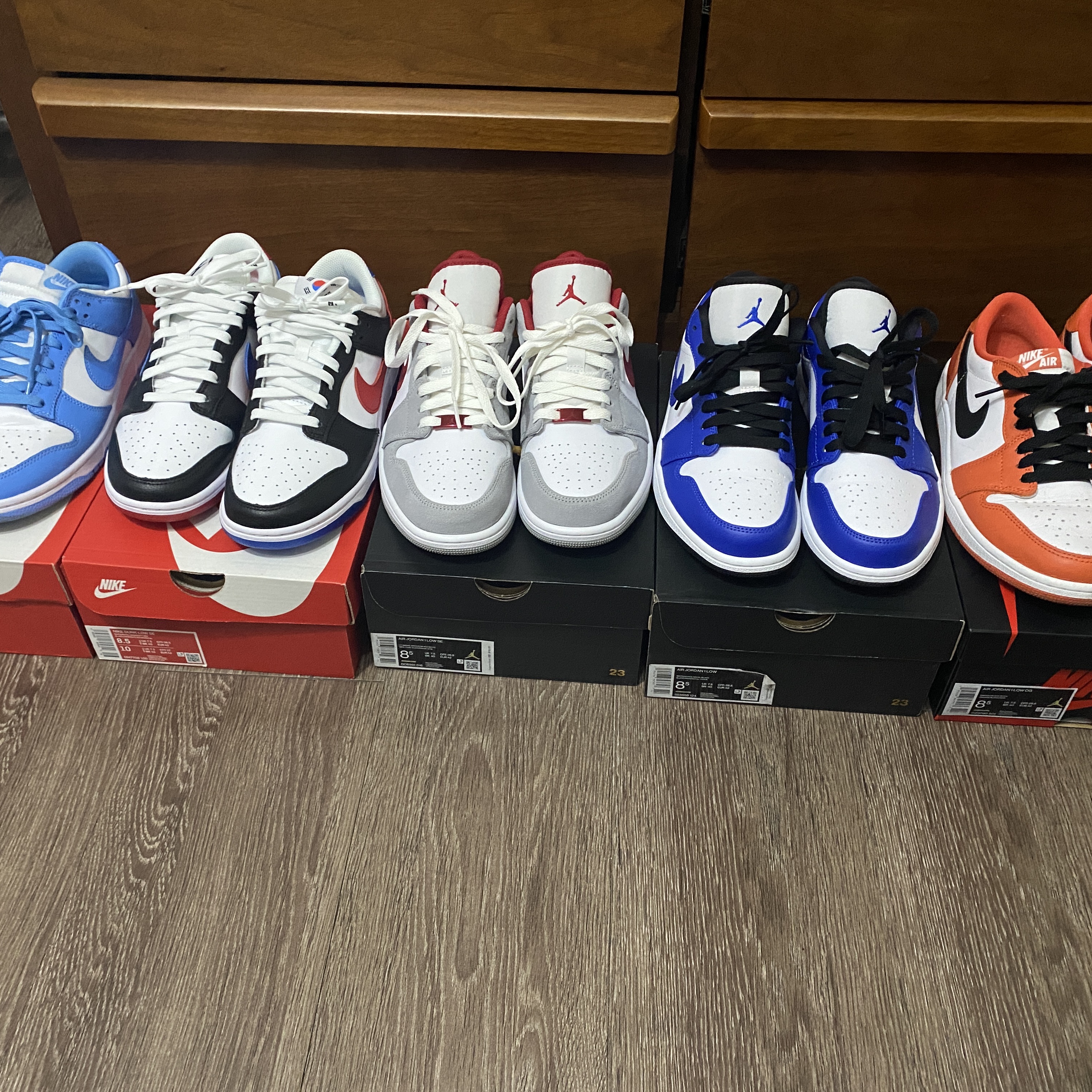 Jordan 1 Low OG Starfish, Jordan 1 Low Hyper Royal 착용 스타일 - 1