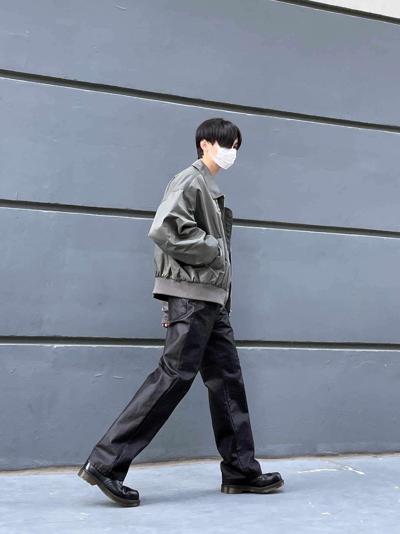 Dr. Martens x Raf Simons Keaton II Steel Toe Black 착용 스타일 - 4