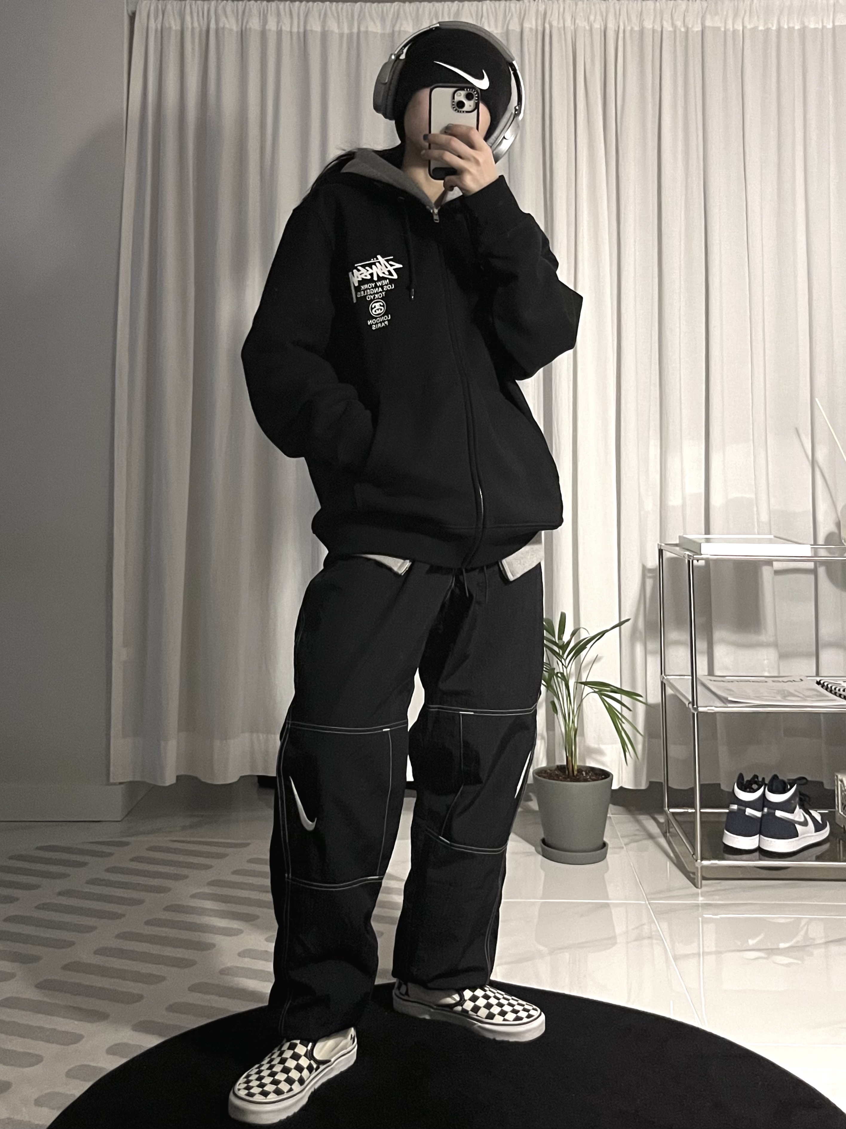 Nike x Stussy Cuff Beanie, Stussy World Tour Zip Hoodie Black 2021 착용 스타일 - 3