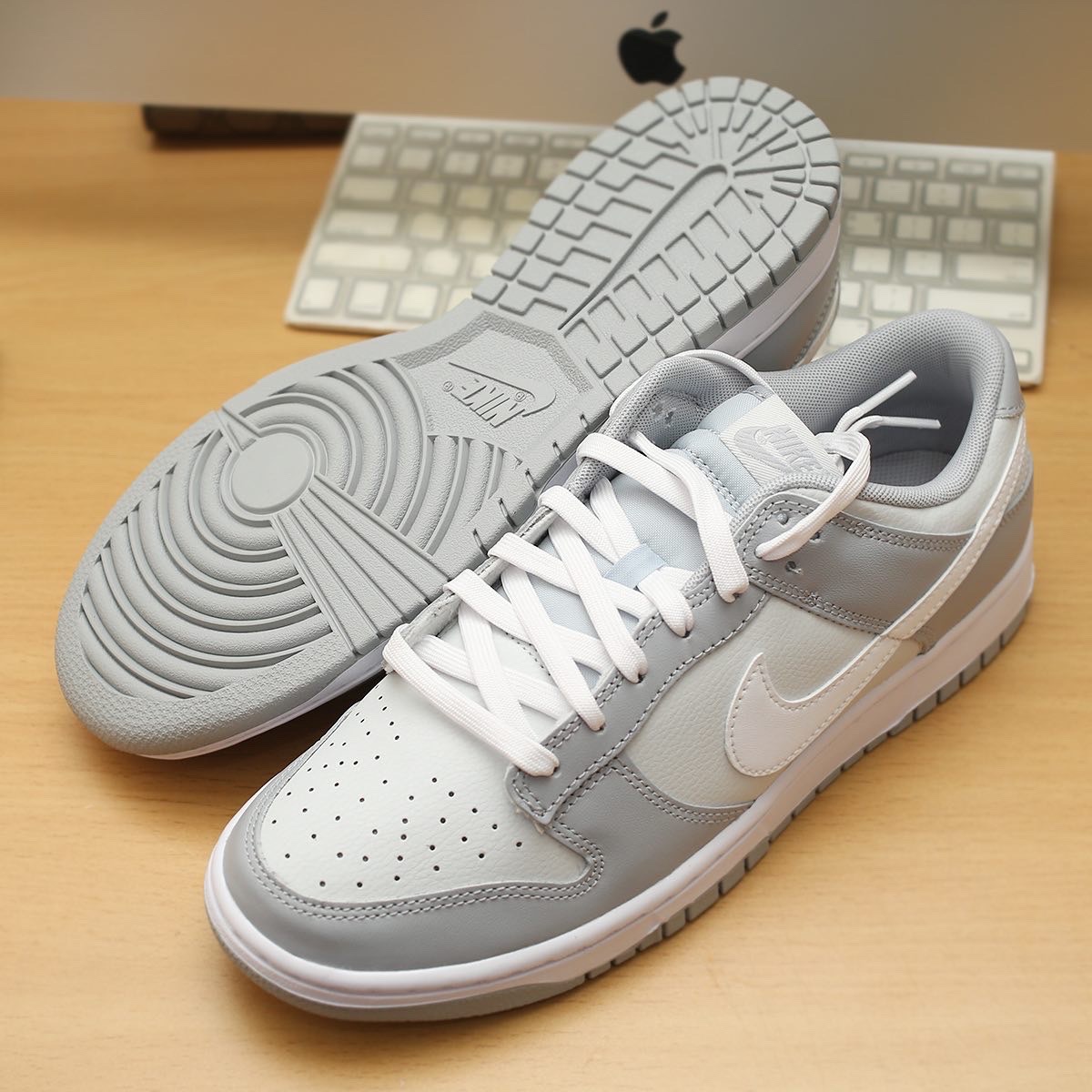 Nike Dunk Low Retro Wolf Grey 착용 스타일 - 2