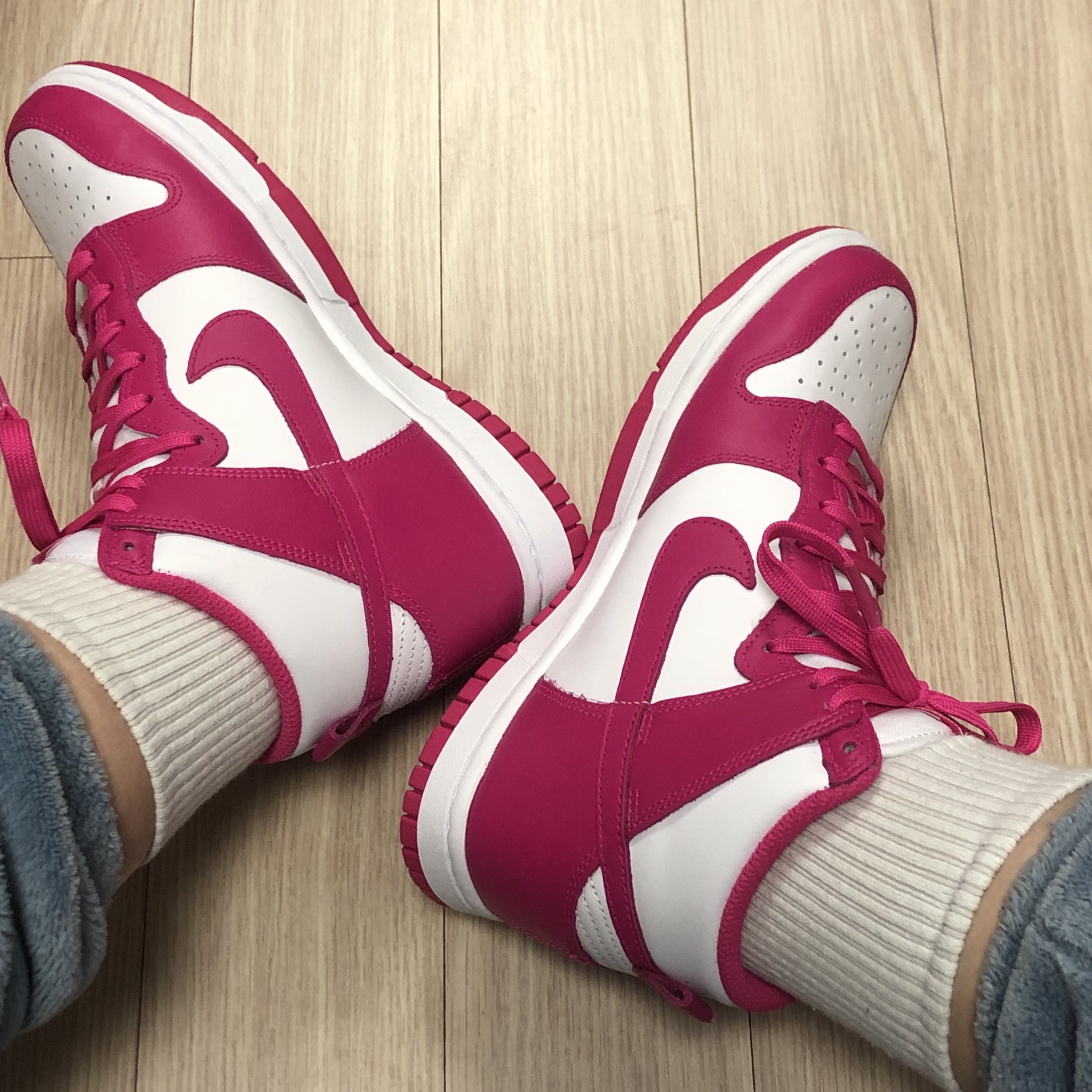 (W) Nike Dunk High Pink Prime 착용 스타일 - 3