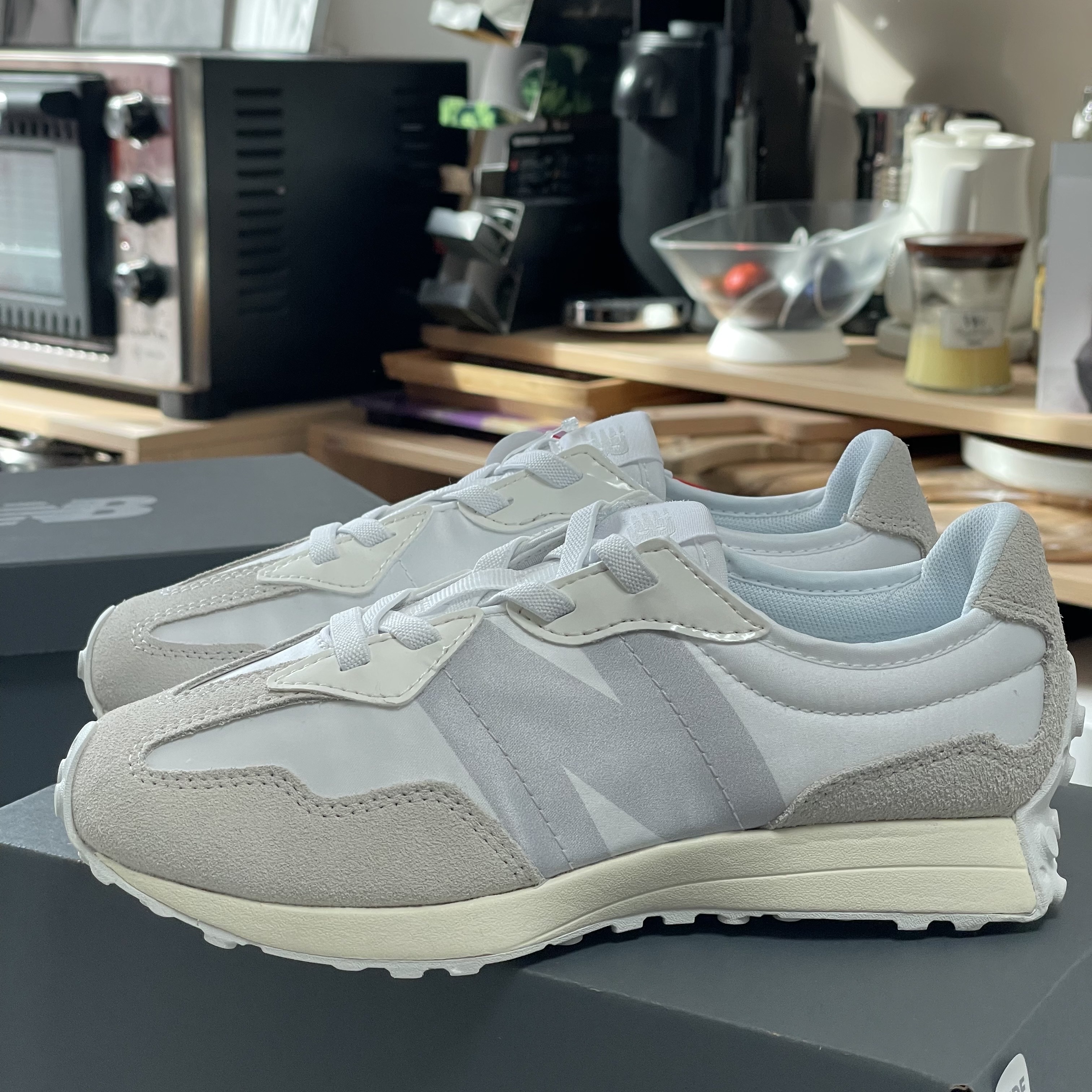 (PS) New Balance 327 Moonbeam 착용 스타일