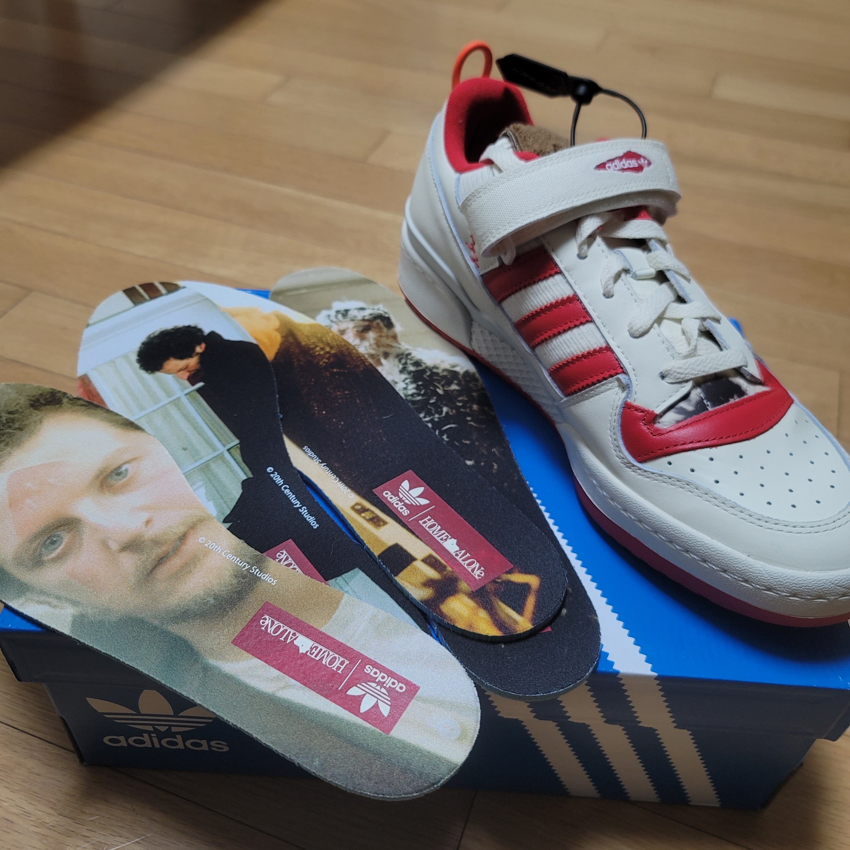 Adidas Forum Low Home Alone 착용 스타일 - 1