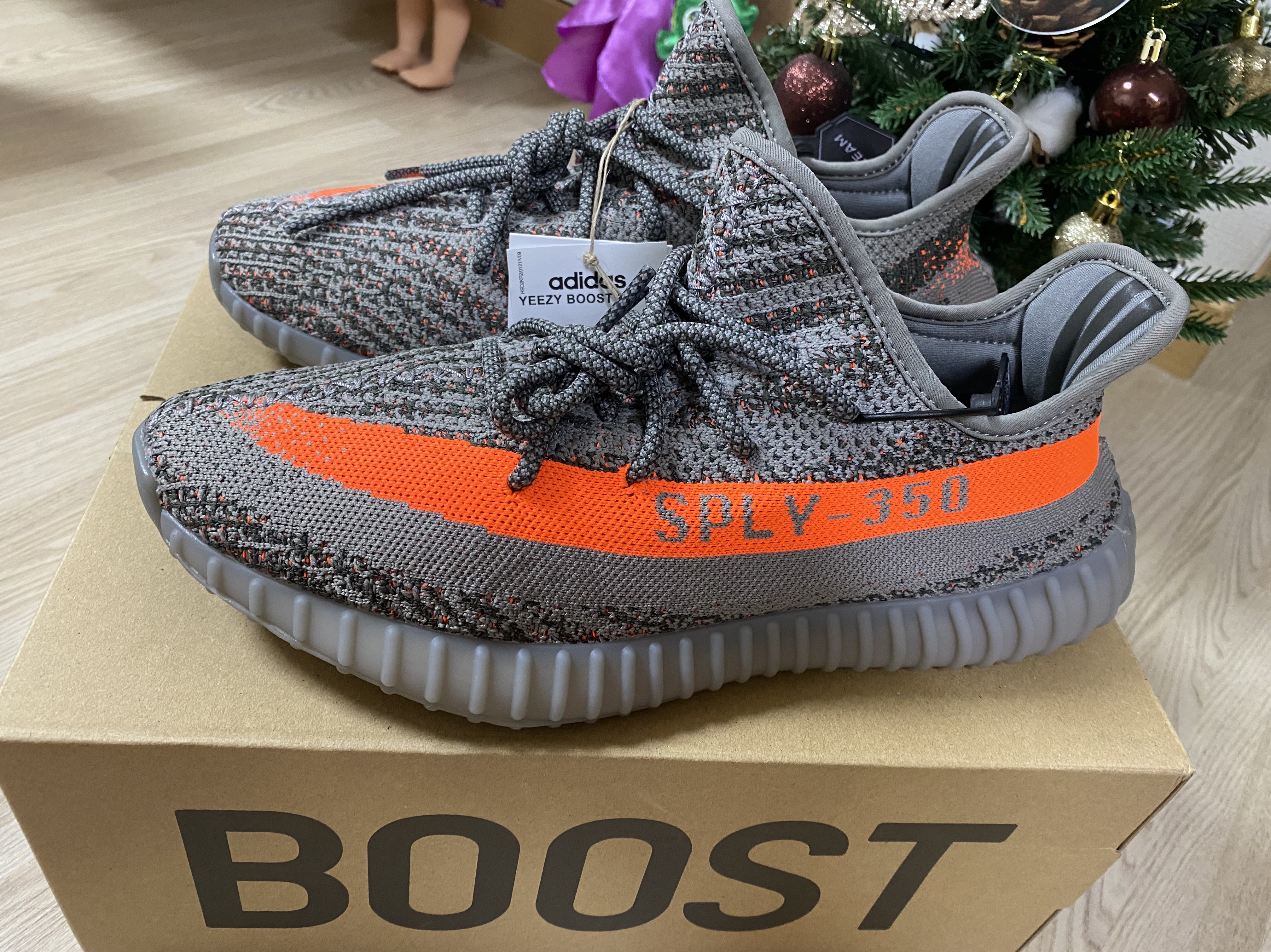 Adidas Yeezy Boost 350 V2 Beluga - Reflective 착용 스타일