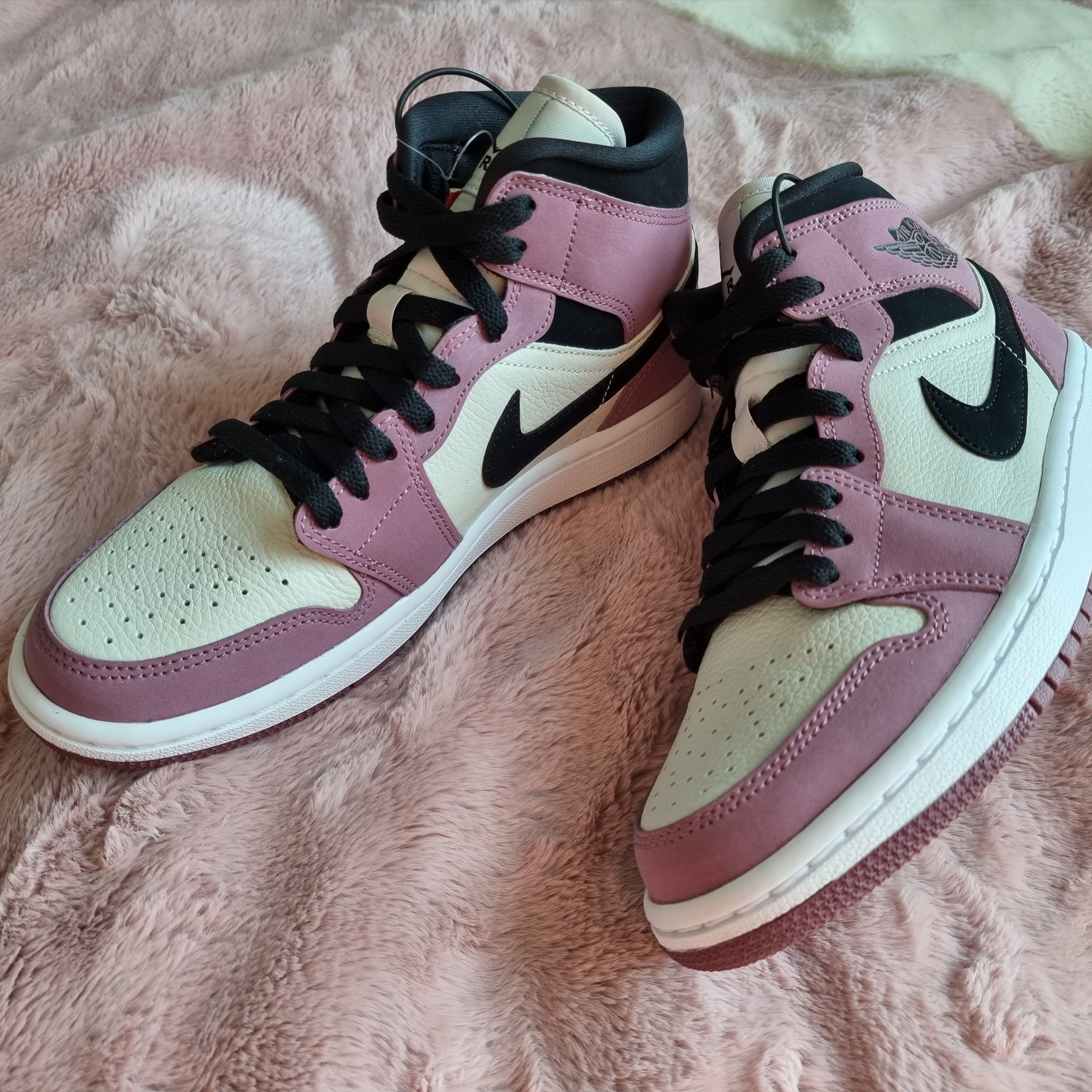 (W) Jordan 1 Mid SE Light Mulberry 착용 스타일 - 3