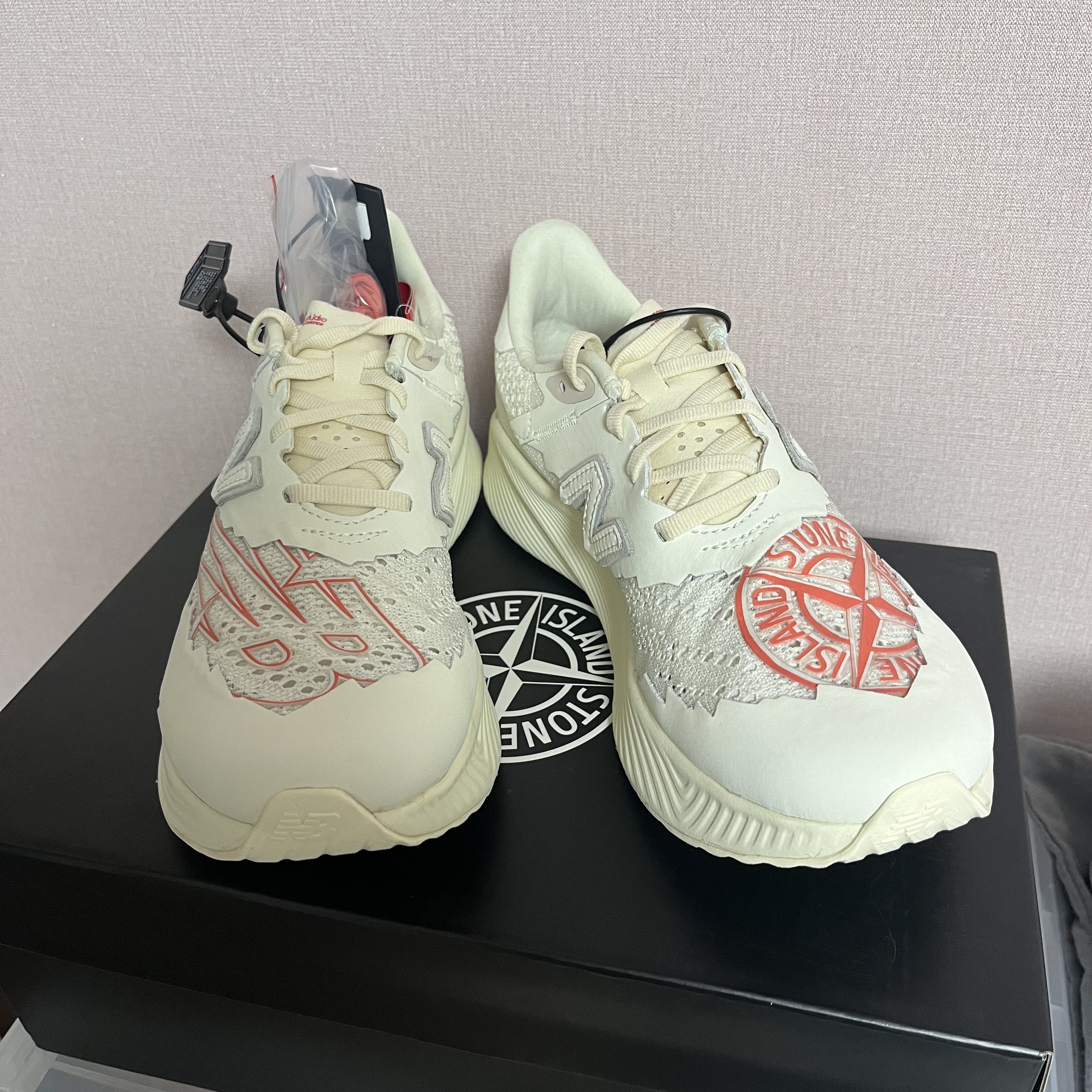 New Balance x Stone Island x Tokyo Design Studio FuelCell RC Elite v2 착용 스타일