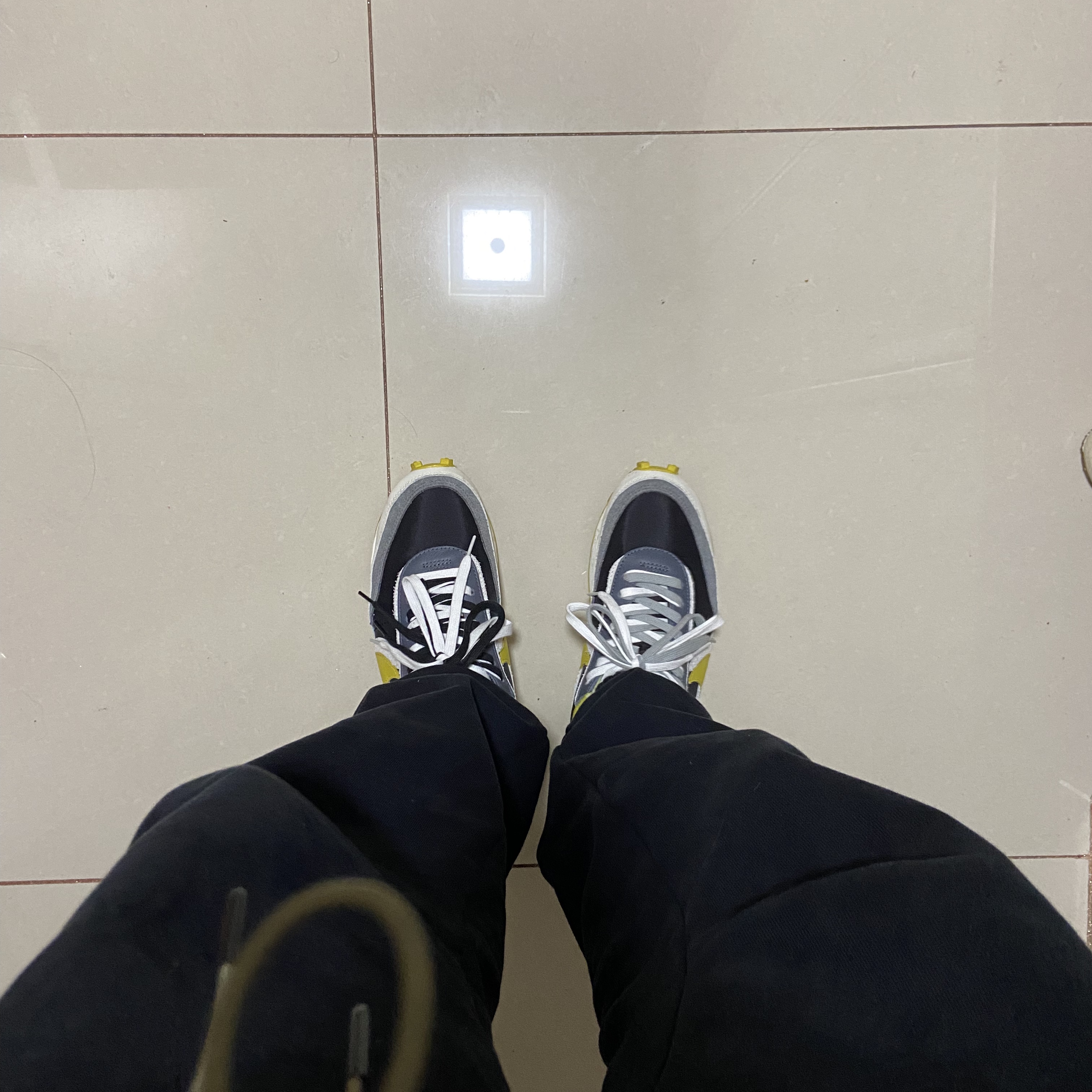 Nike x Sacai x Undercover LDWaffle Black Bright Citron 착용 스타일 - 2