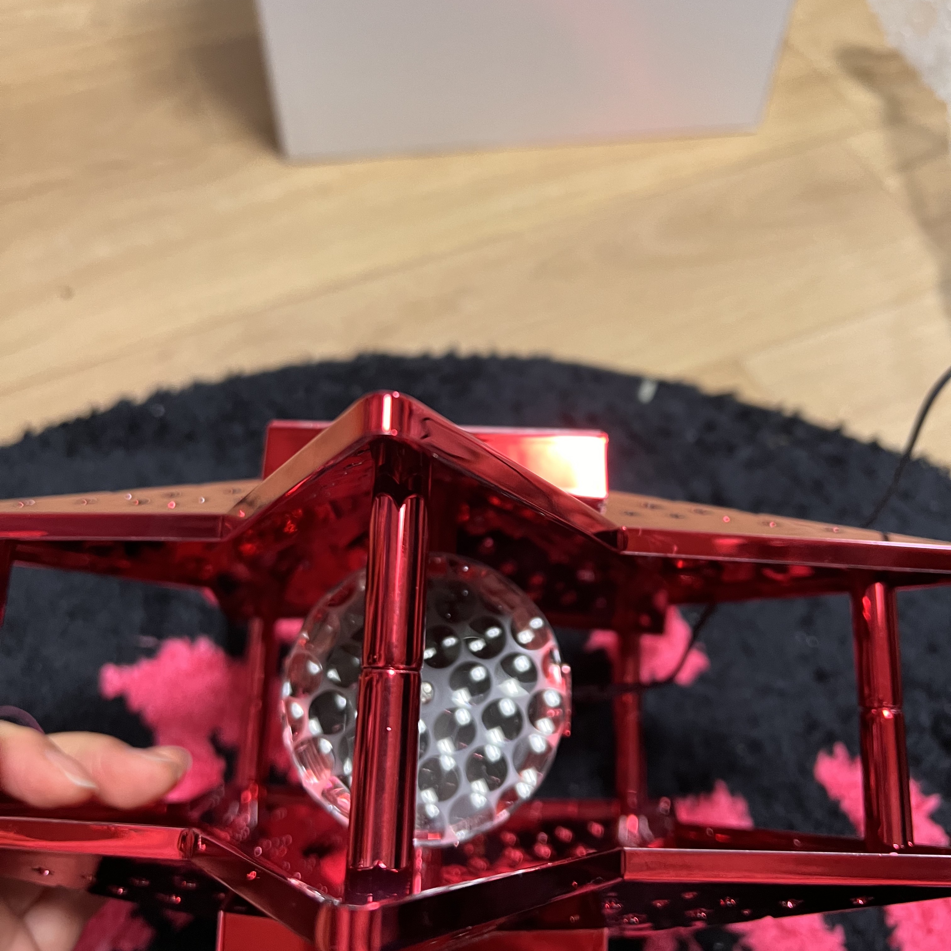 Supreme Bialetti Moka Express Red - 19SS 착용 스타일 - 4