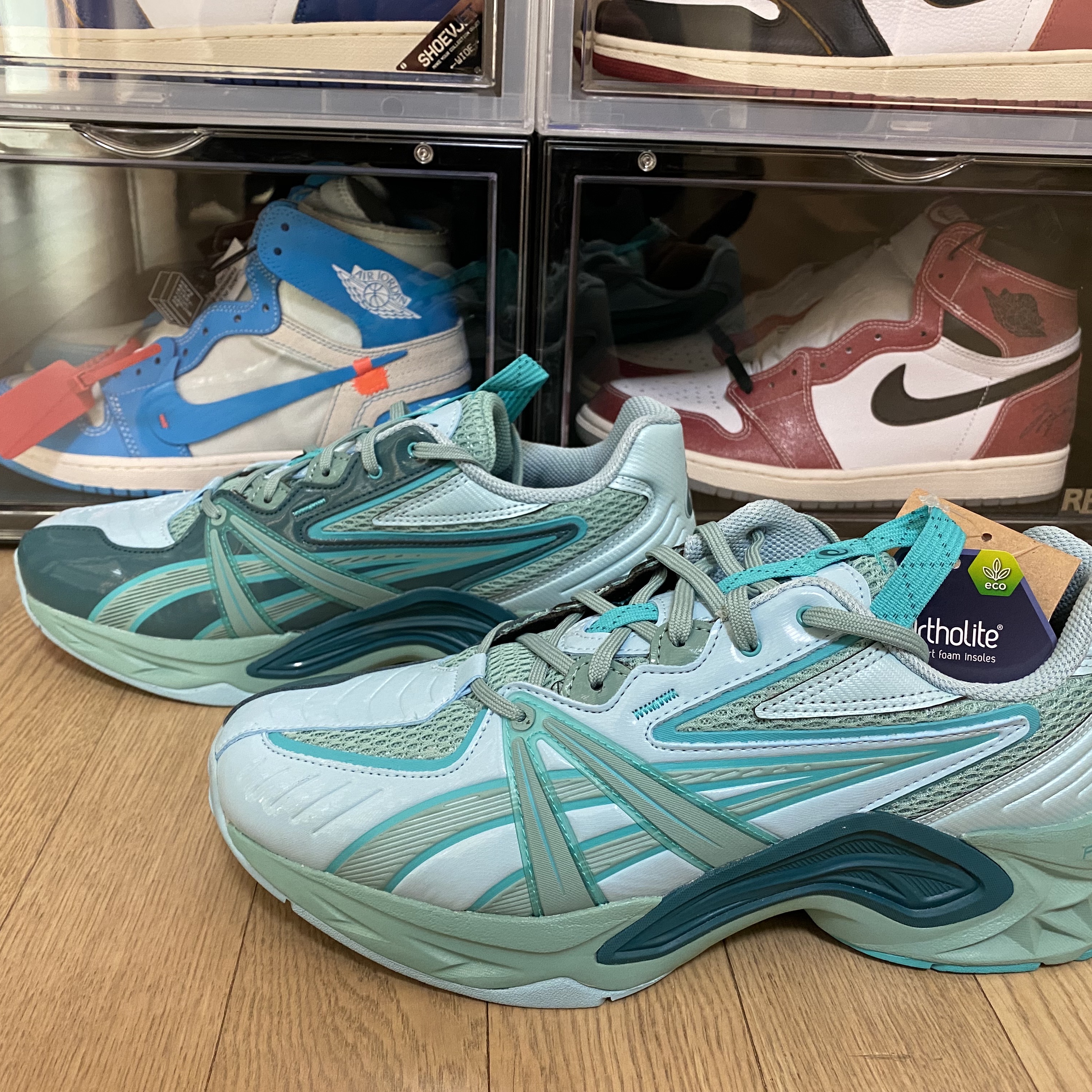 Asics HN2-S Protoblast Shaded Spruce 착용 스타일 - 1