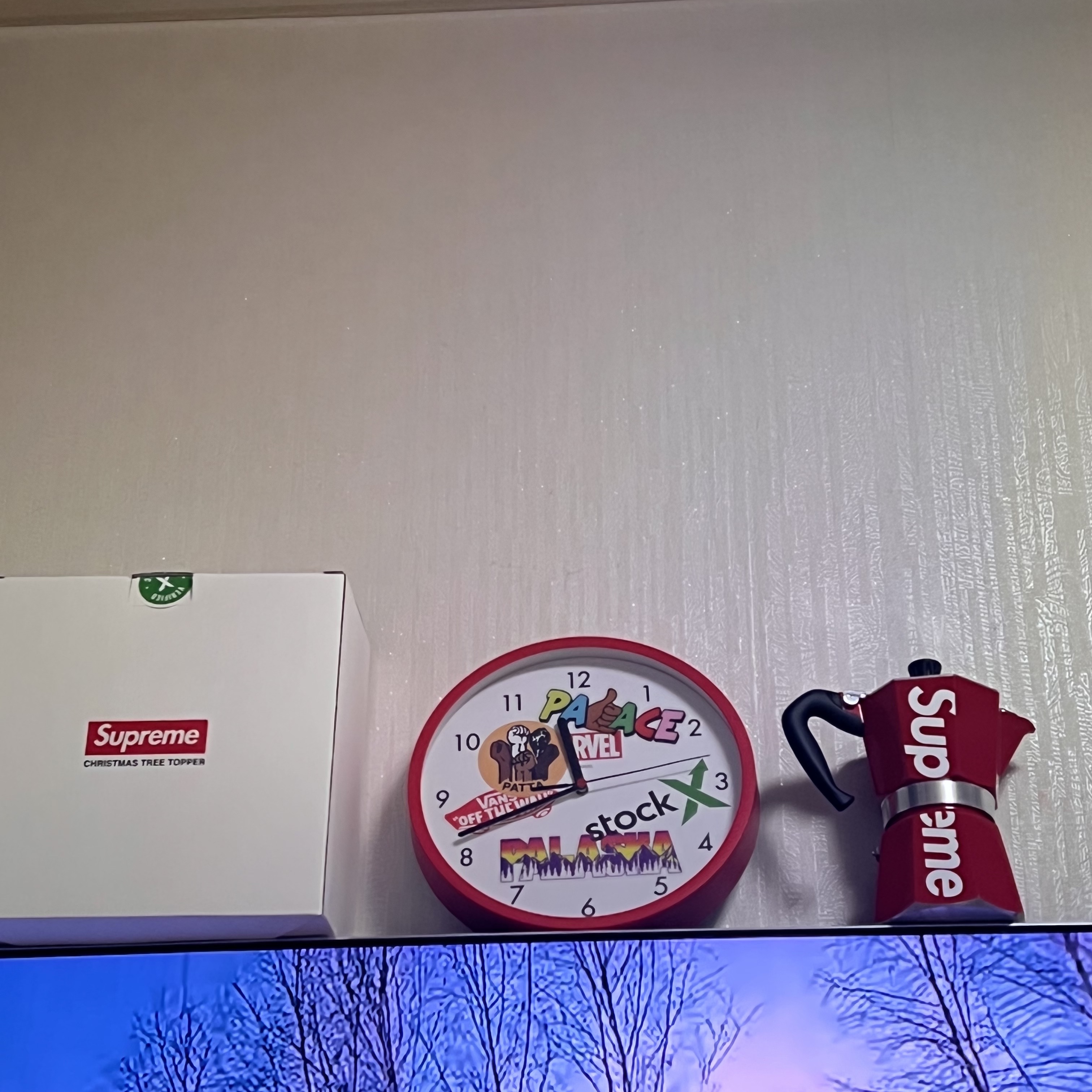Supreme Bialetti Moka Express Red - 19SS 착용 스타일 - 5