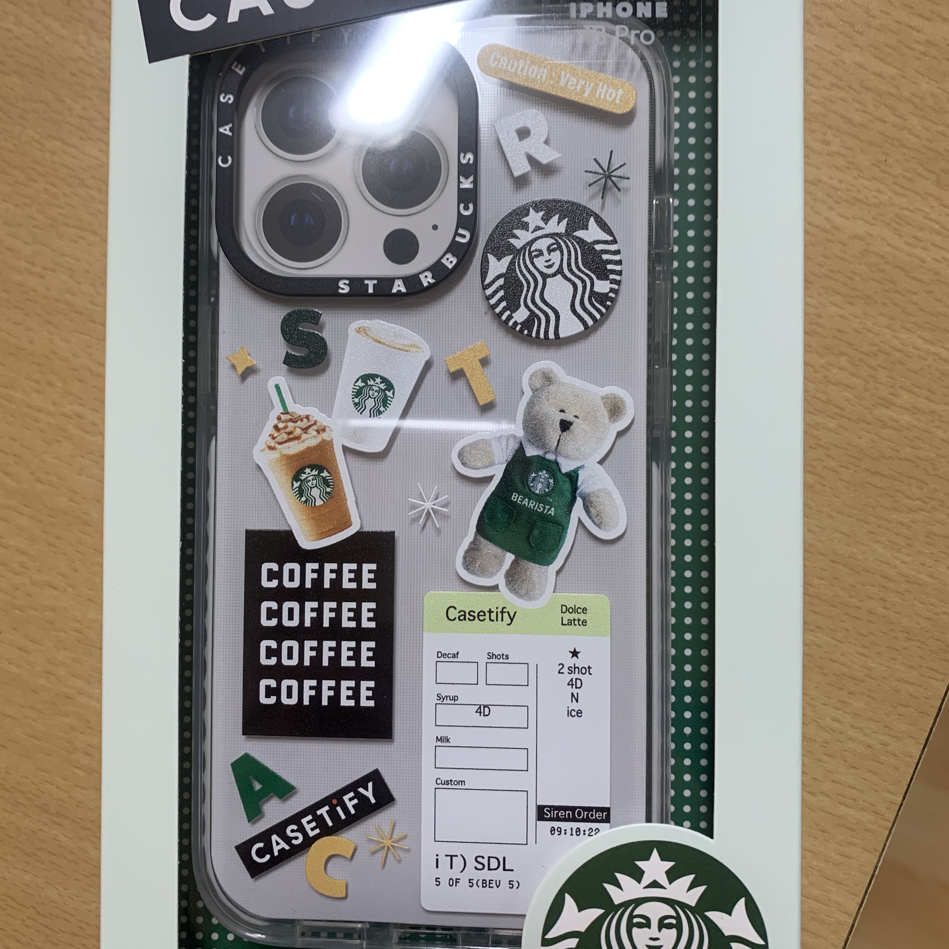 Casetify x Starbucks Icon Impact iPhone Case Clear 착용 스타일
