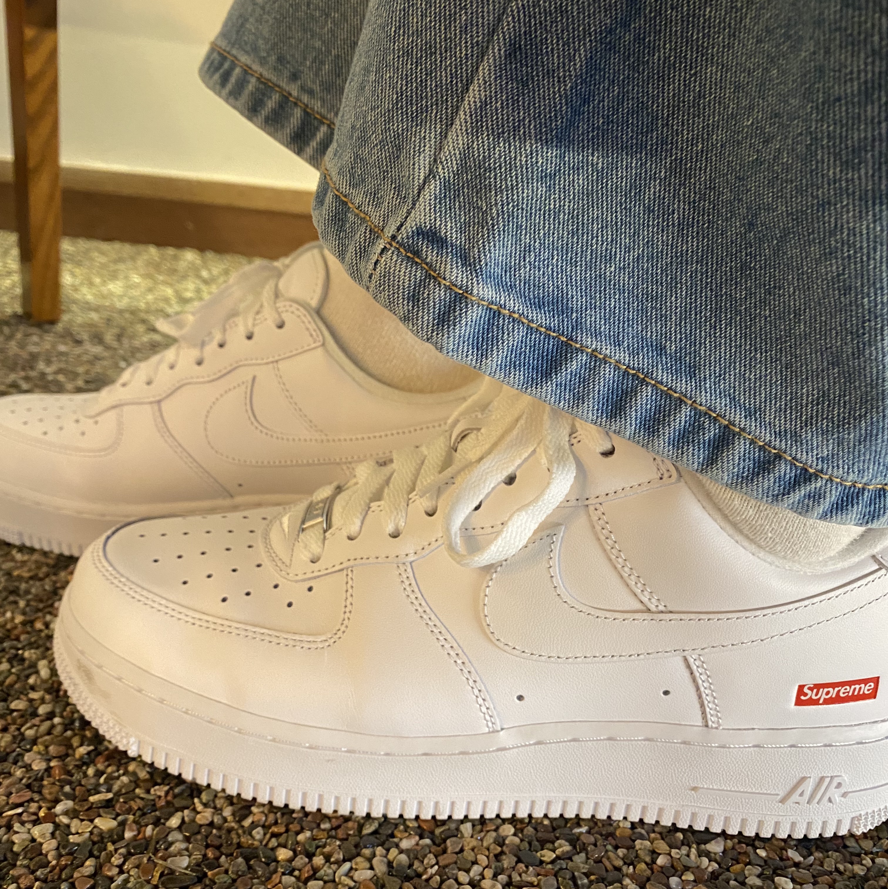Nike x Supreme Air Force 1 Low White 착용 스타일