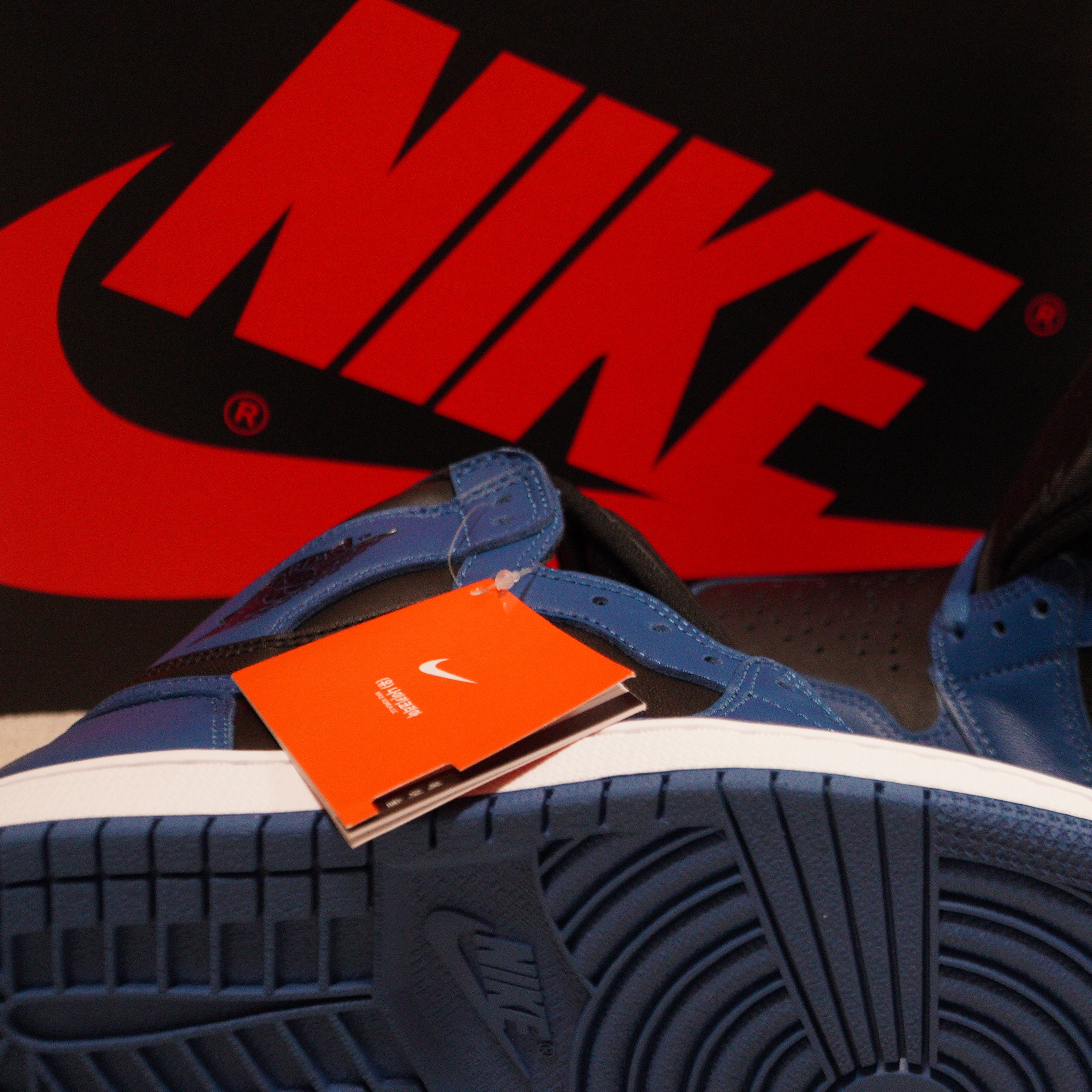 Jordan 1 Retro High OG Dark Marina Blue 착용 스타일 - 1