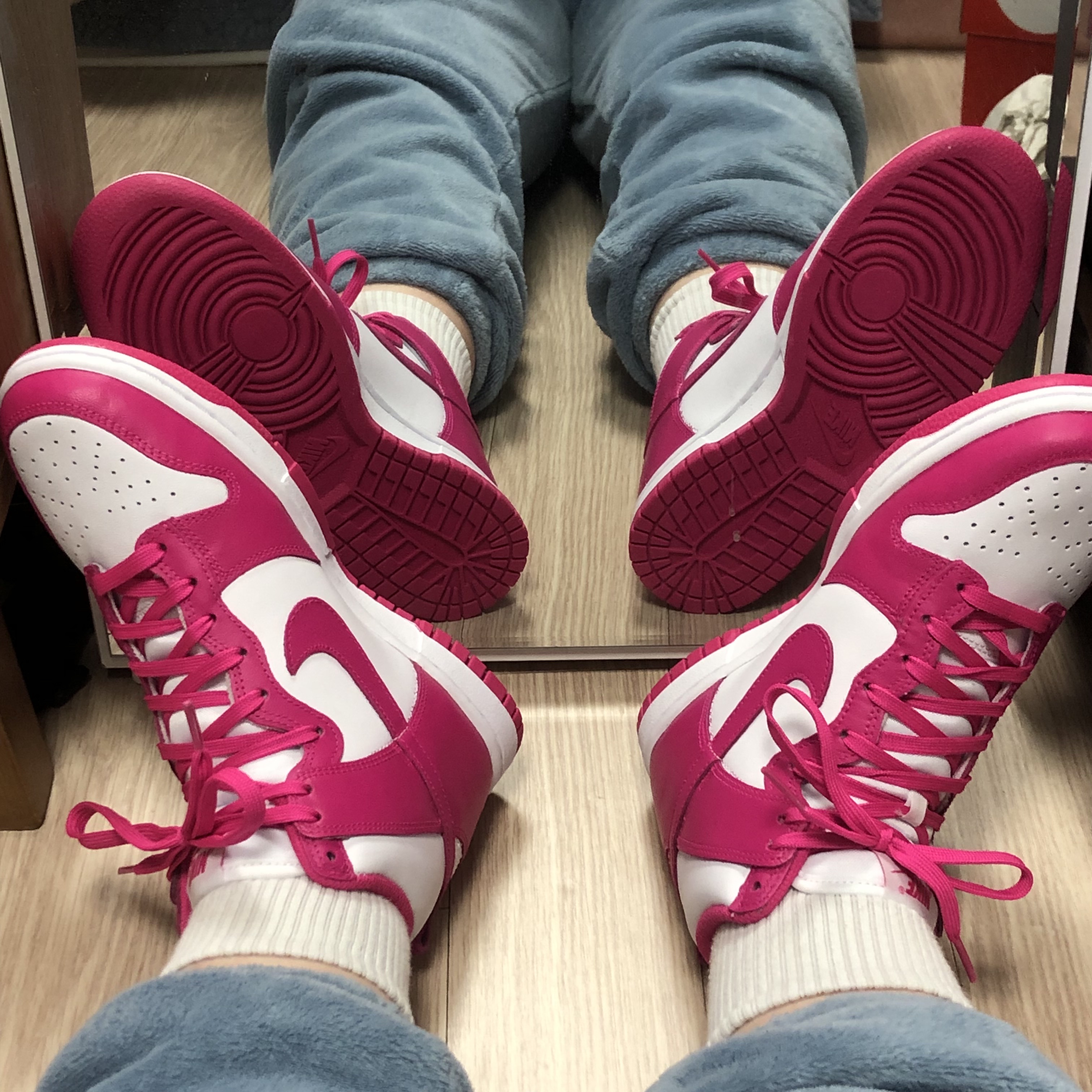 (W) Nike Dunk High Pink Prime 착용 스타일 - 1