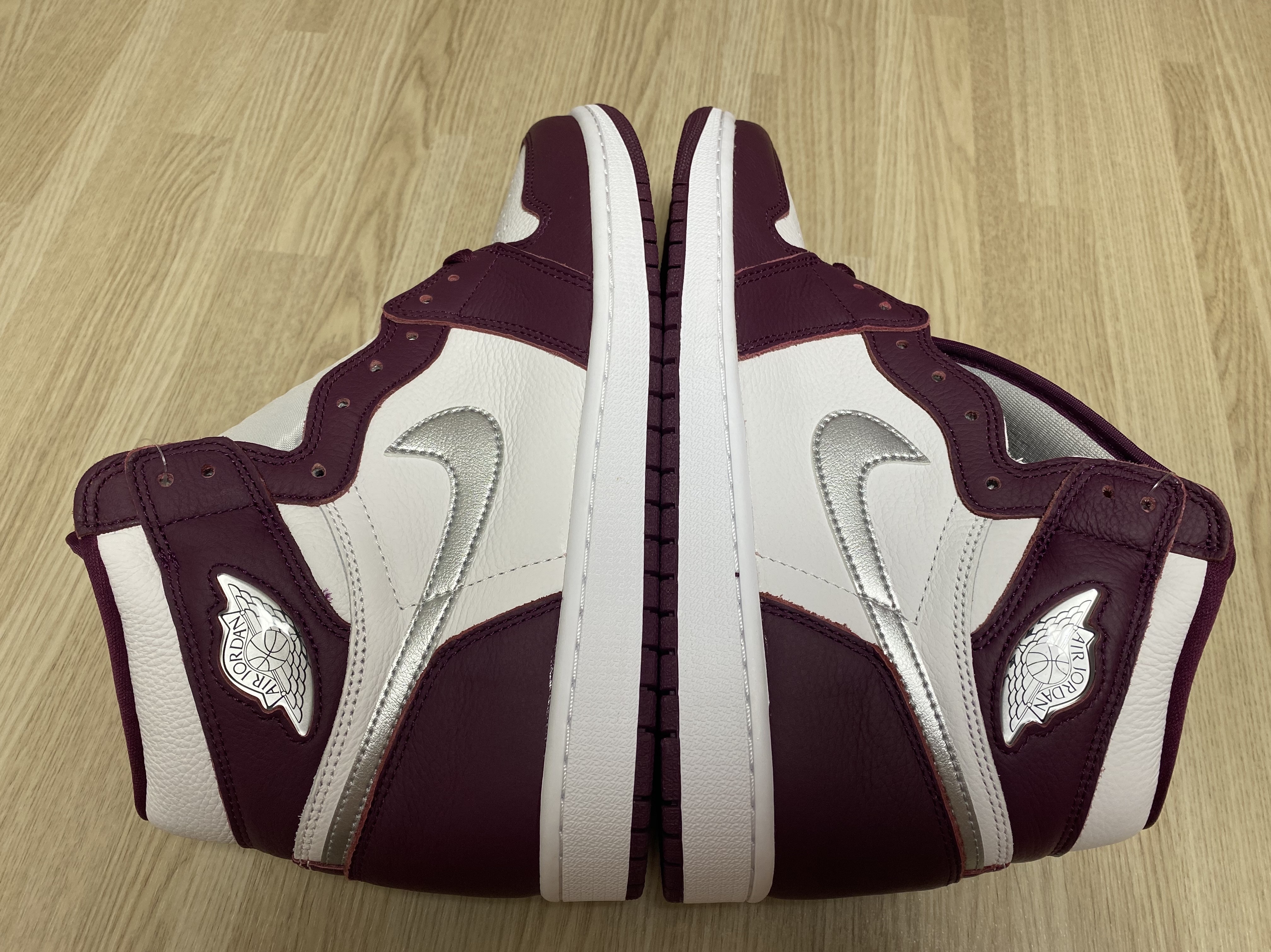 Jordan 1 Retro High OG Bordeaux 착용 스타일 - 1
