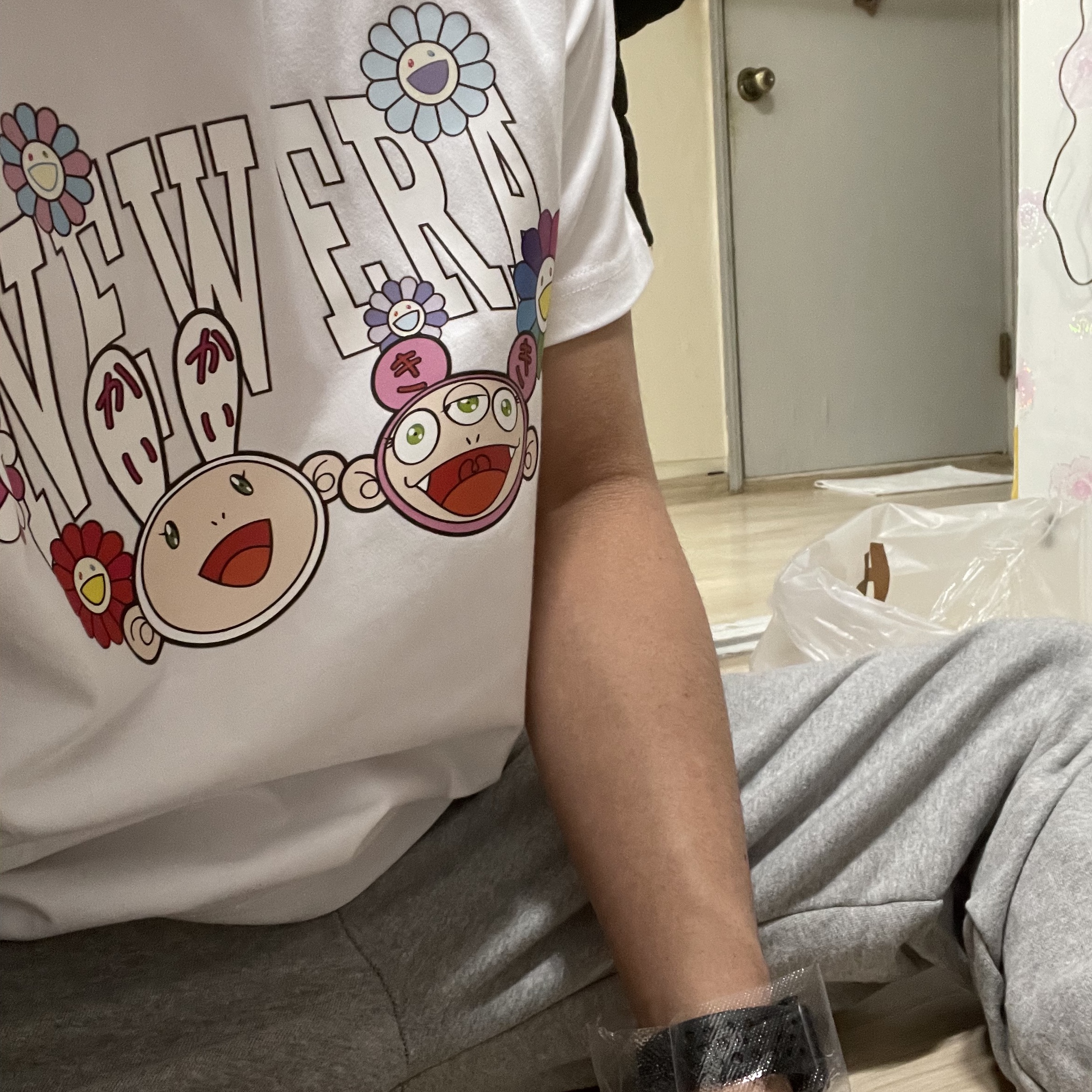New Era x Murakami Takashi NE Arch T-Shirt White 착용 스타일