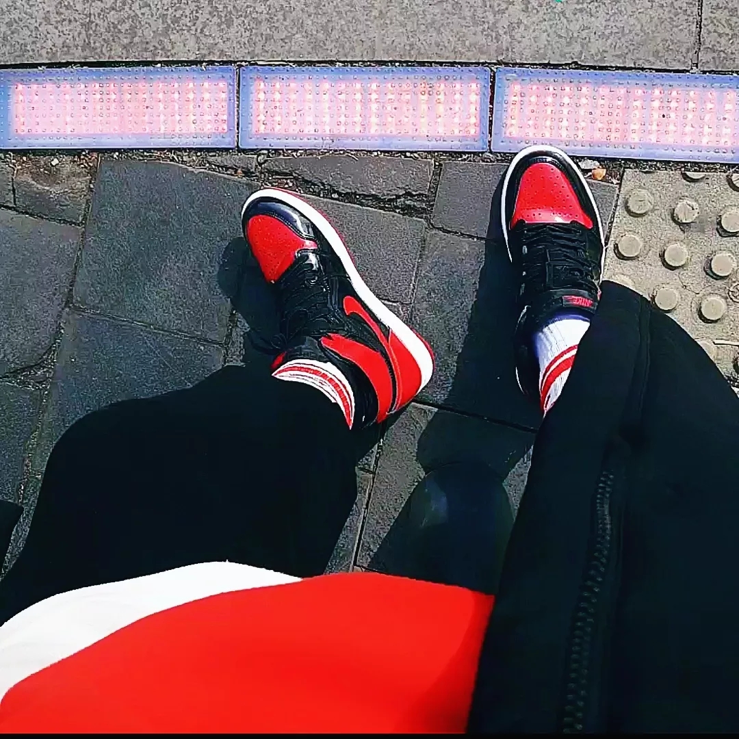 Jordan 1 Retro High OG Patent Bred 착용 스타일 - 2