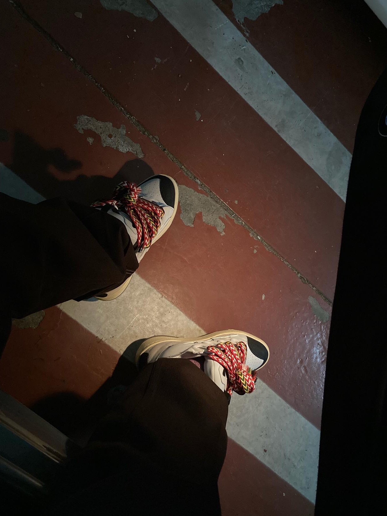 Gallery Dept. x Lanvin Painted Curb Sneakers White 착용 스타일 - 4