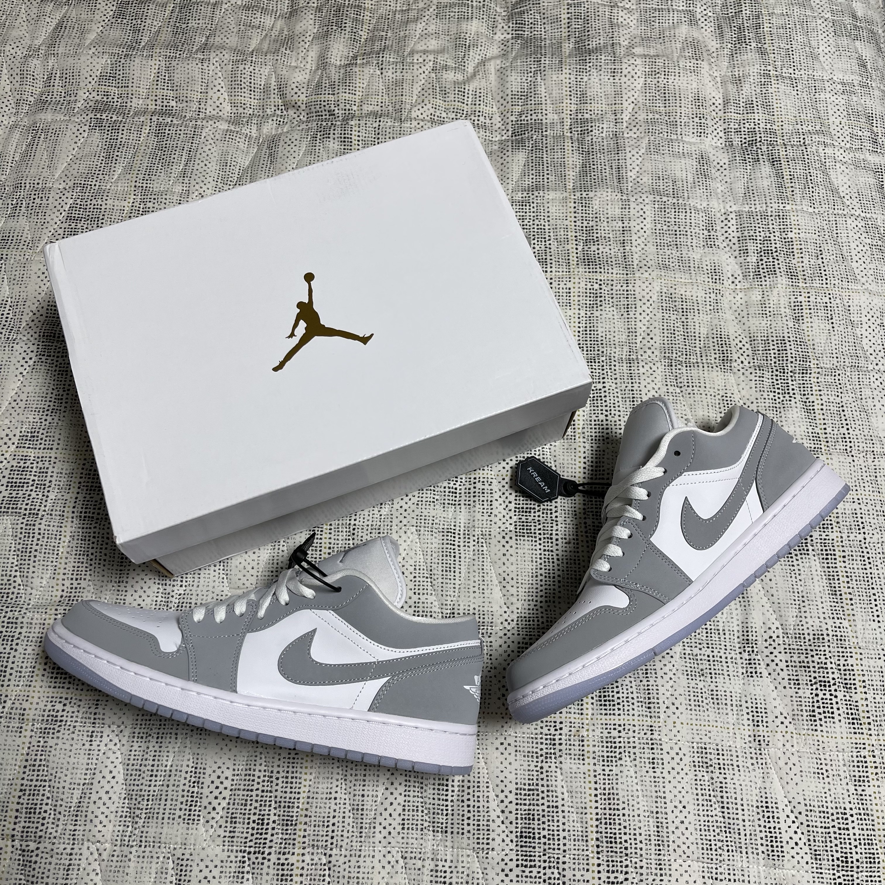 (W) Jordan 1 Low White Wolf Grey 착용 스타일 - 1