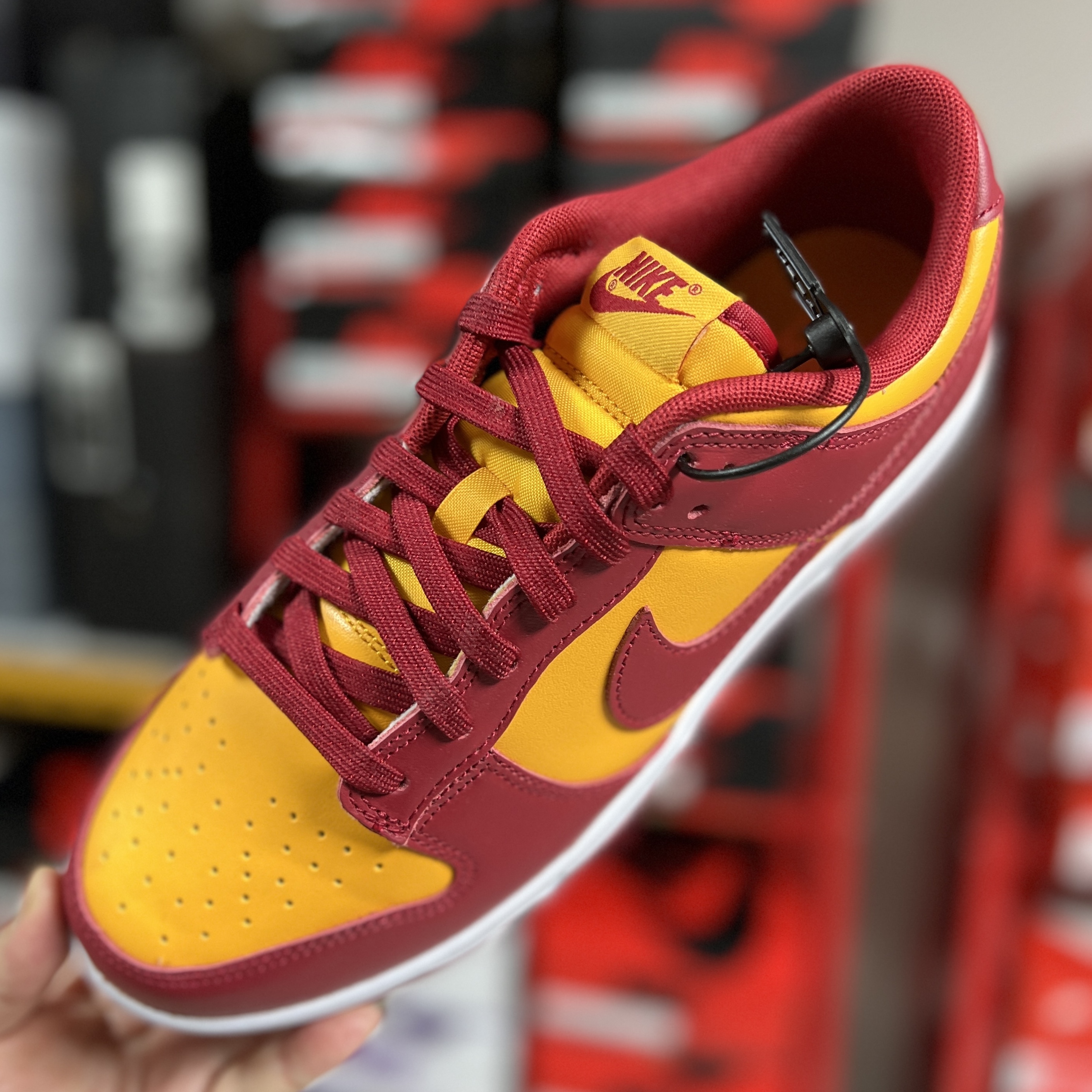 Nike Dunk Low Retro Championship Gold 착용 스타일 - 1