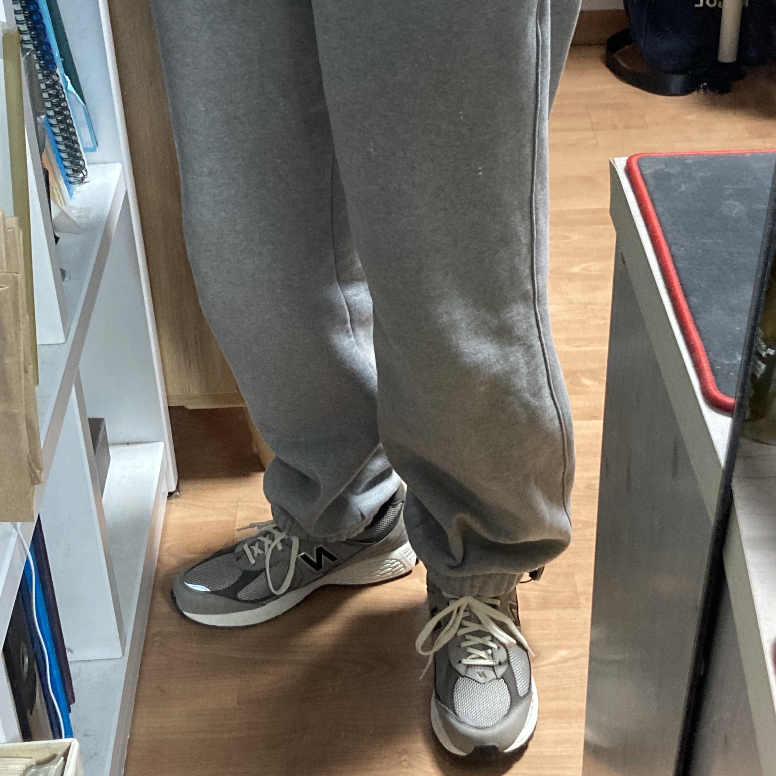 New Balance 2002 Warm Alpaca 착용 스타일 - 1