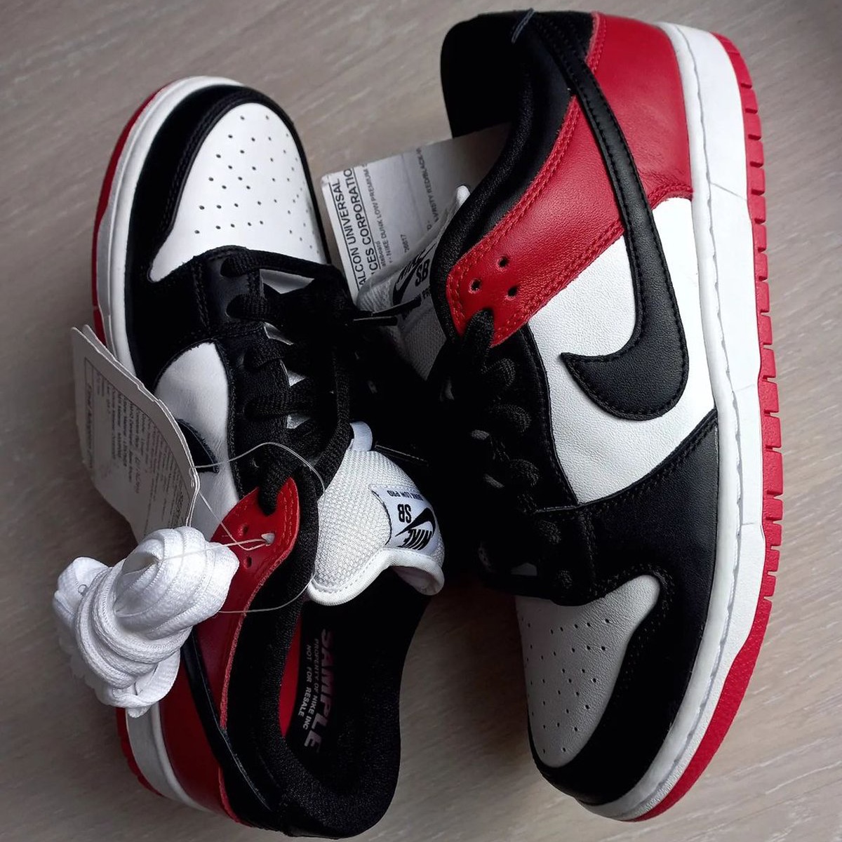 Nike SB Dunk Low Pro Chicago 착용 스타일 - 2