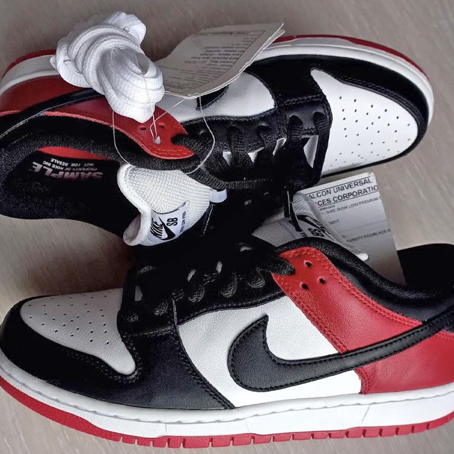 Nike SB Dunk Low Pro Chicago 착용 스타일 - 3