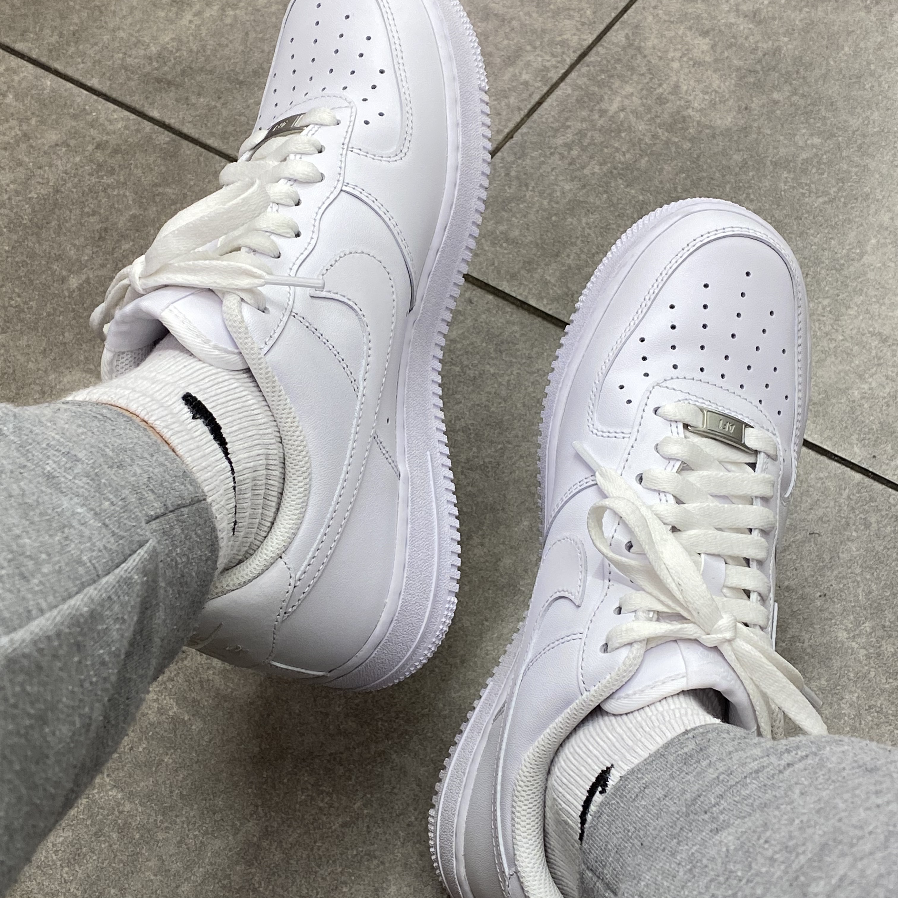 Nike Air Force 1 '07 Low White 착용 스타일