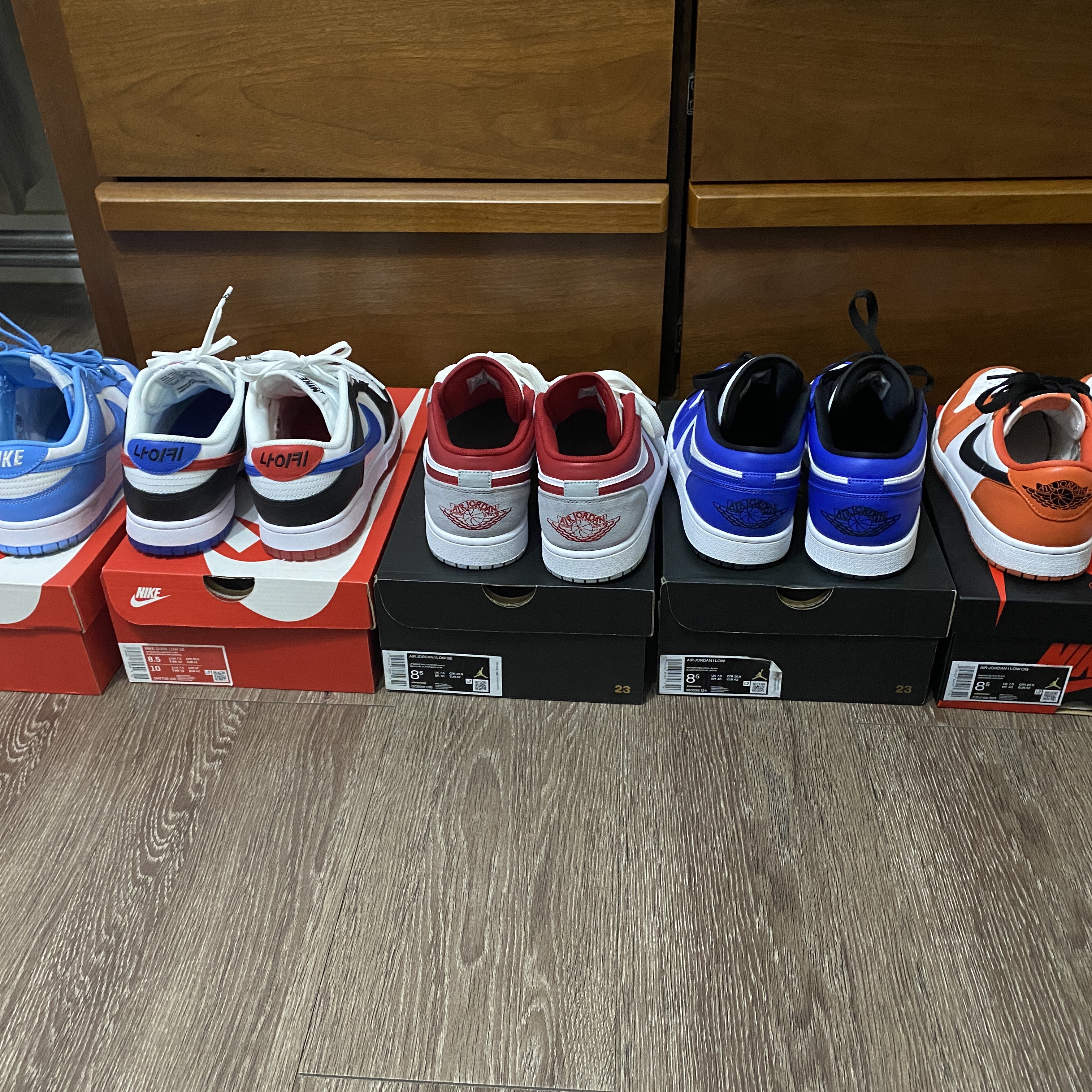 Jordan 1 Low OG Starfish, Jordan 1 Low Hyper Royal 착용 스타일 - 3