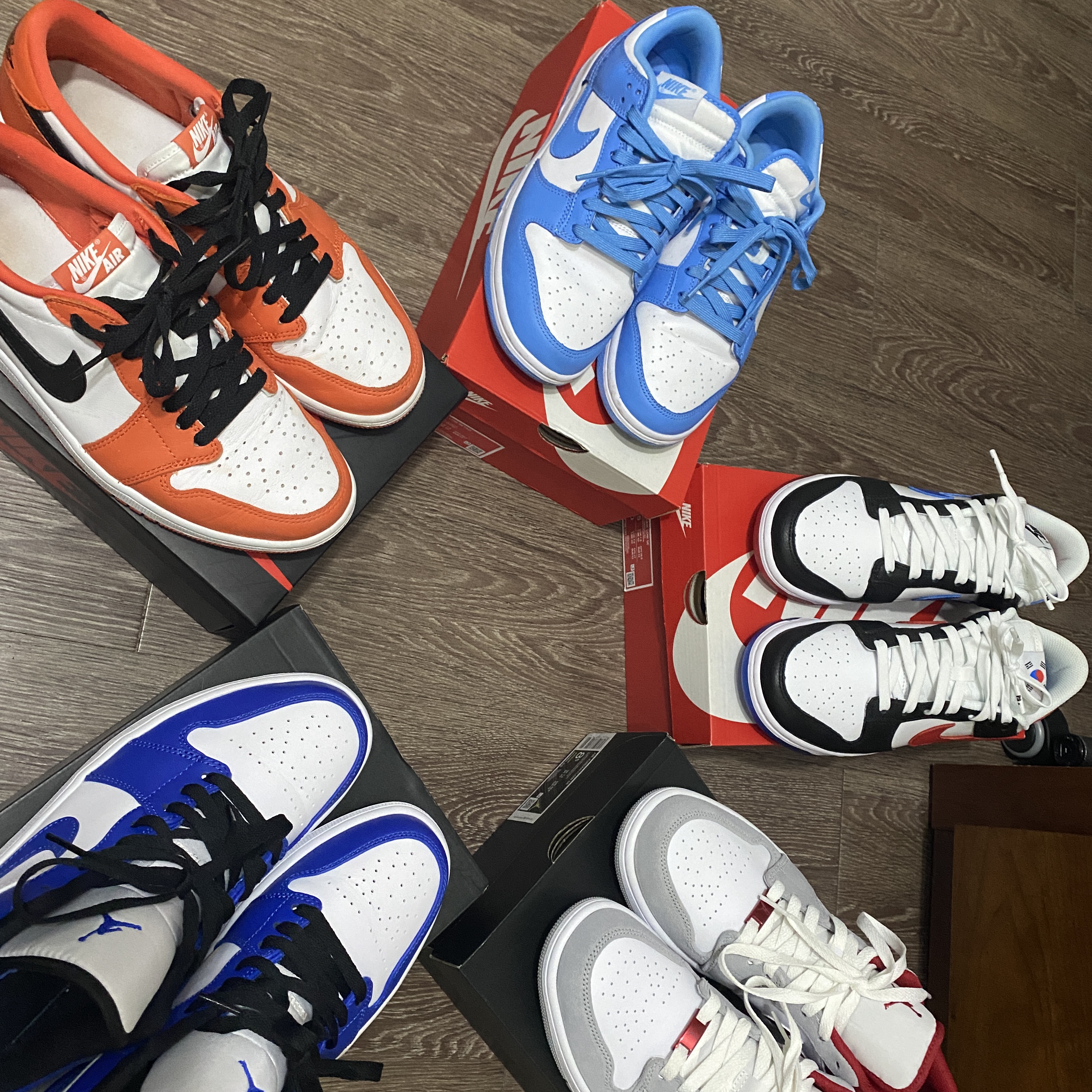 Jordan 1 Low OG Starfish, Jordan 1 Low Hyper Royal 착용 스타일 - 2
