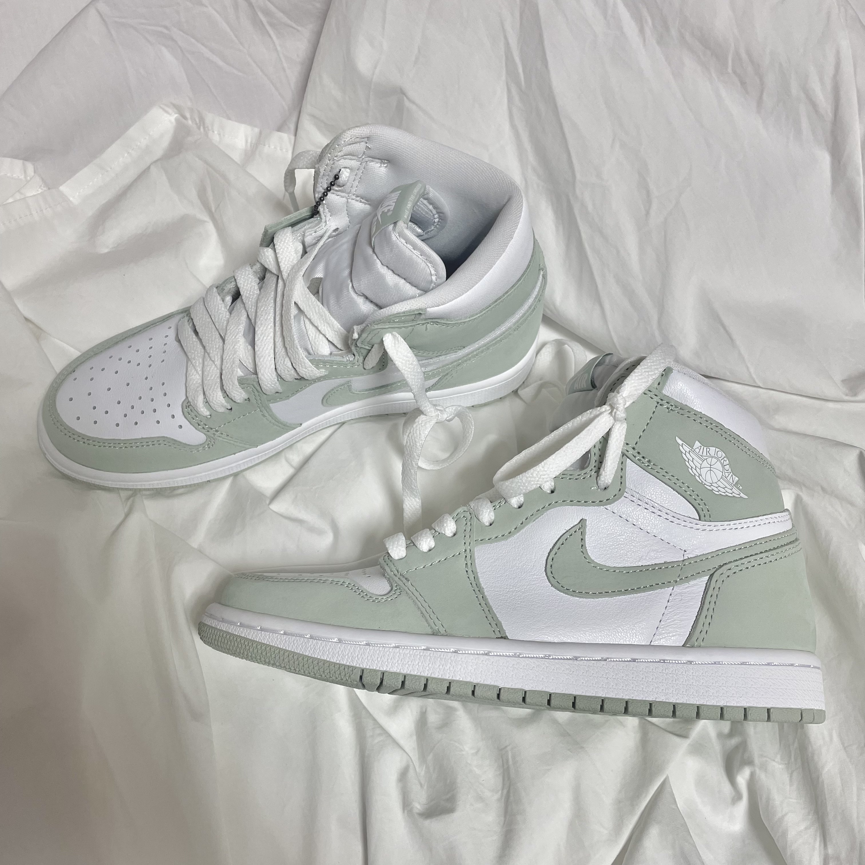 (W) Jordan 1 Retro High OG Seafoam 착용 스타일 - 1