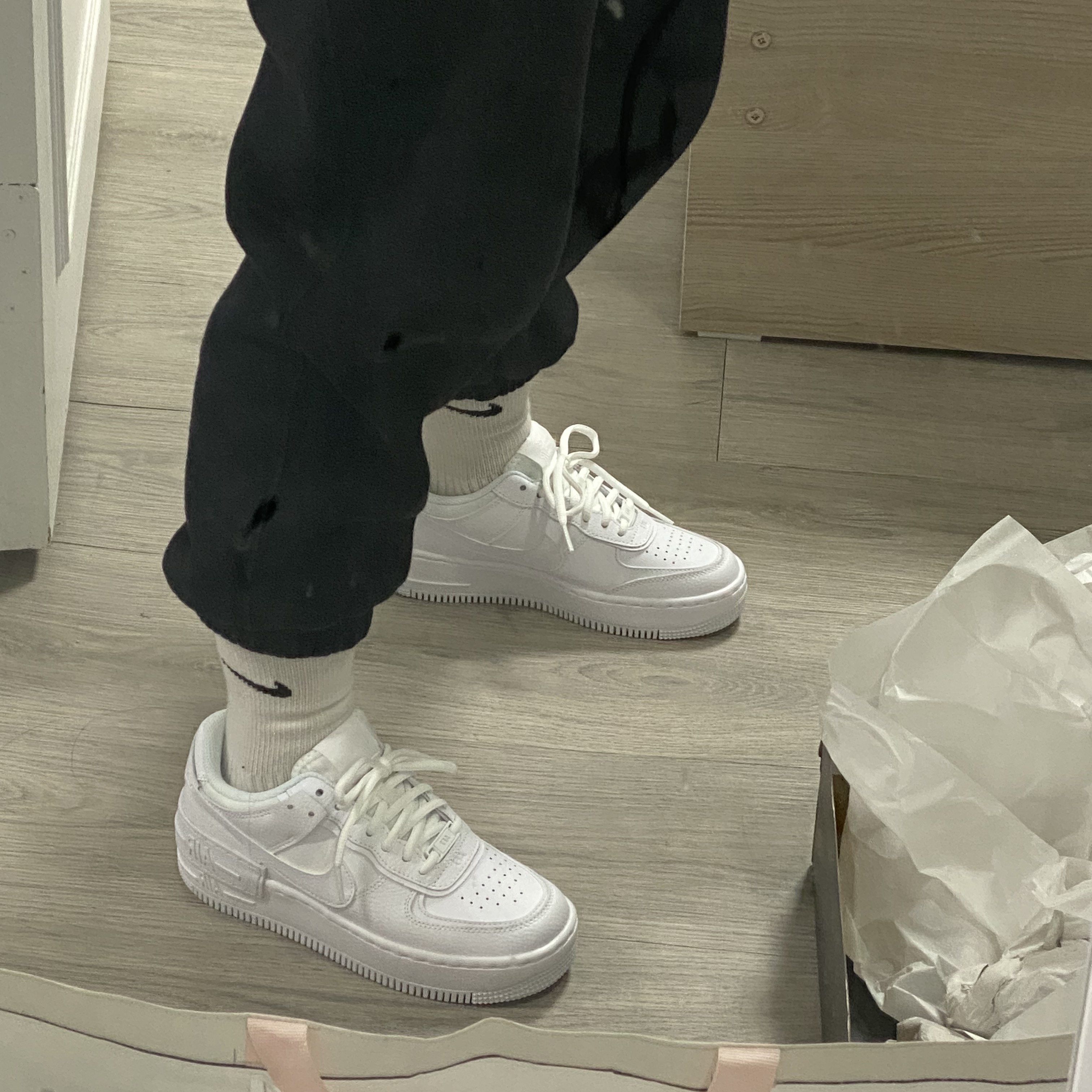 (W) Nike Air Force 1 Shadow Triple White 착용 스타일