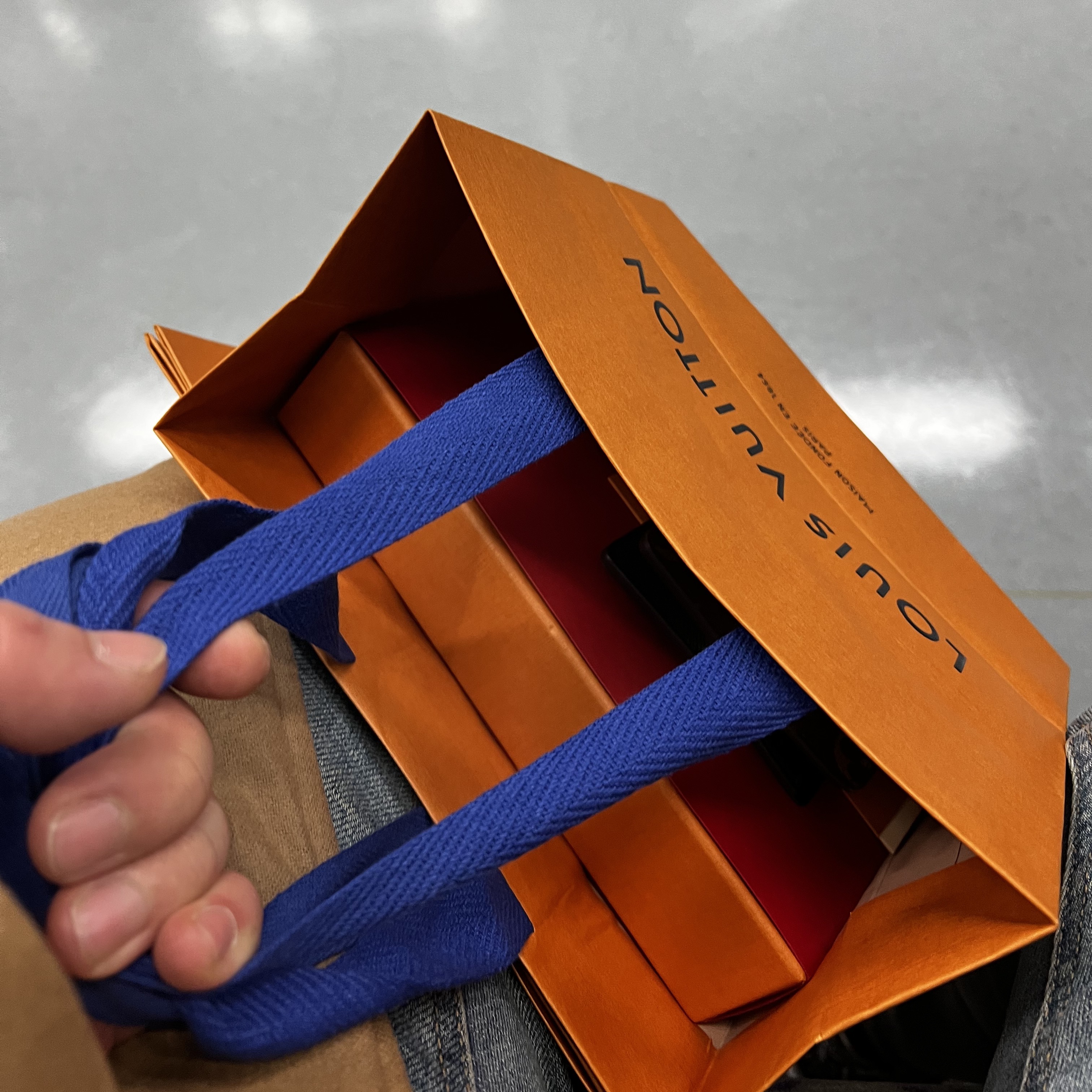 Louis Vuitton Zippy Coin Purse Monogram 착용 스타일