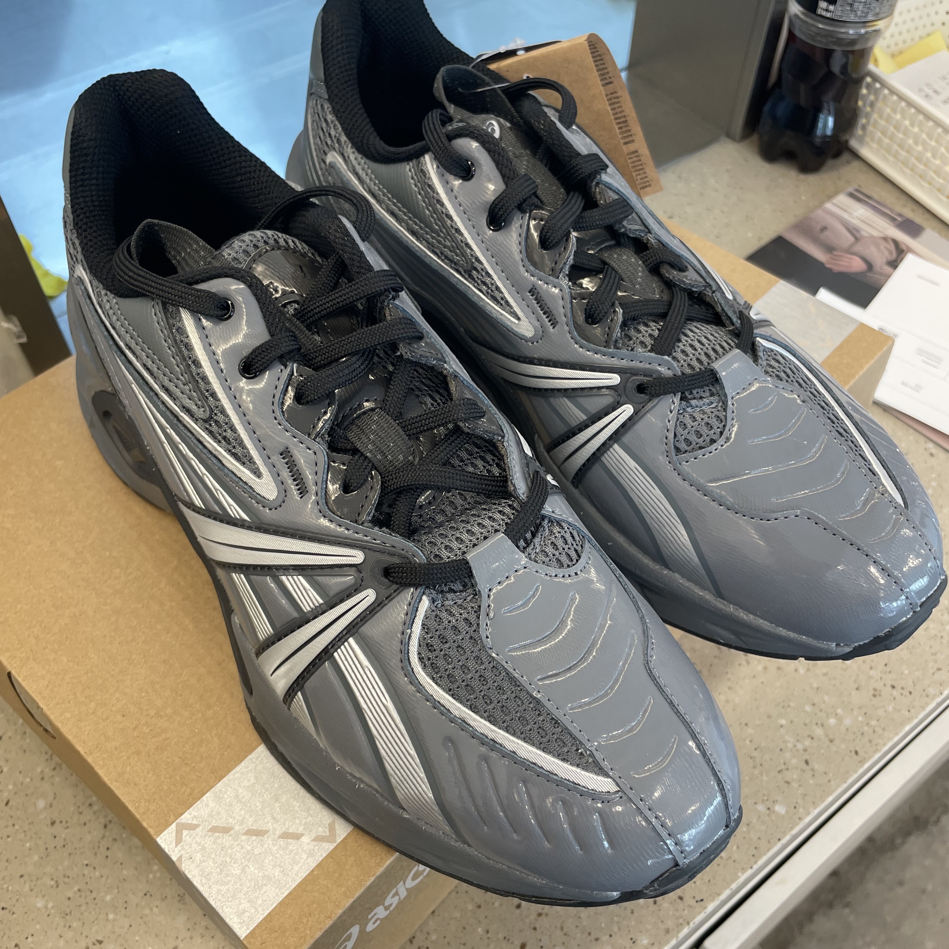Asics HN2-S Protoblast Steel Grey 착용 스타일 - 2
