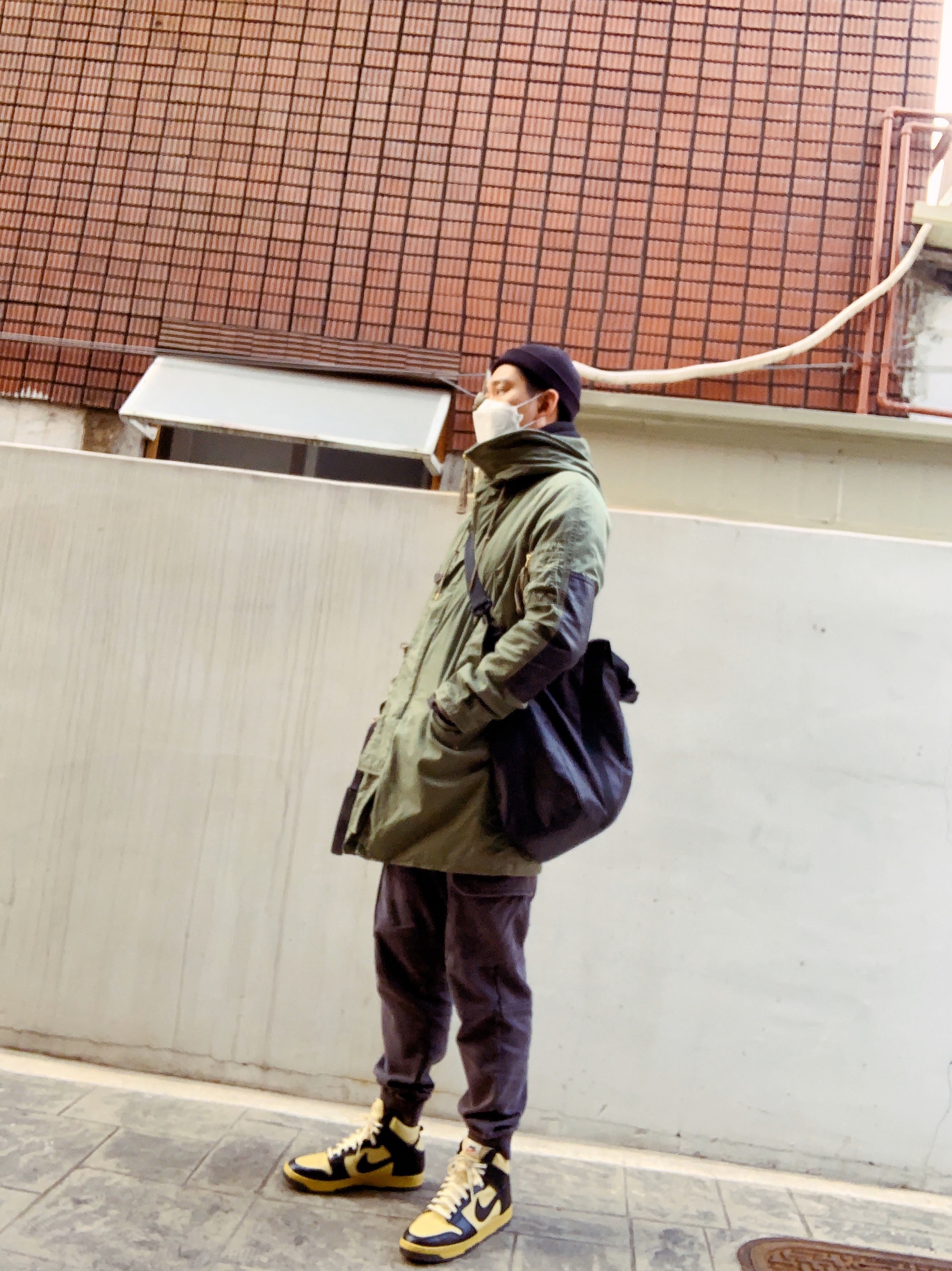 Nike Dunk High 1985 SP Black Acid Wash, BAPE Ape Head One Point Knit Cap Black 착용 스타일 - 2