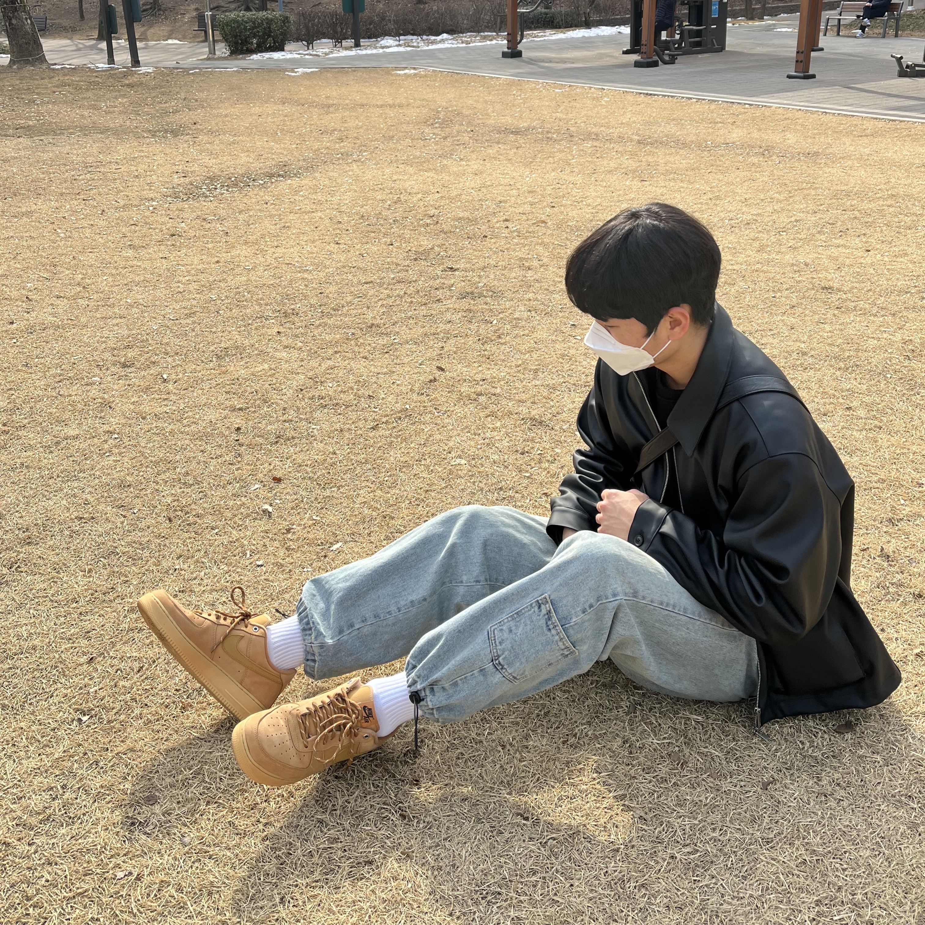 Nike Air Force 1 '07 WB Flax 착용 스타일
