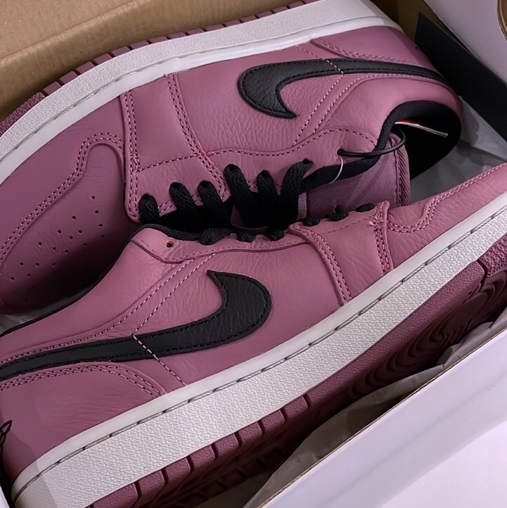 (W) Jordan 1 Low SE Light Mulberry 착용 스타일 - 1