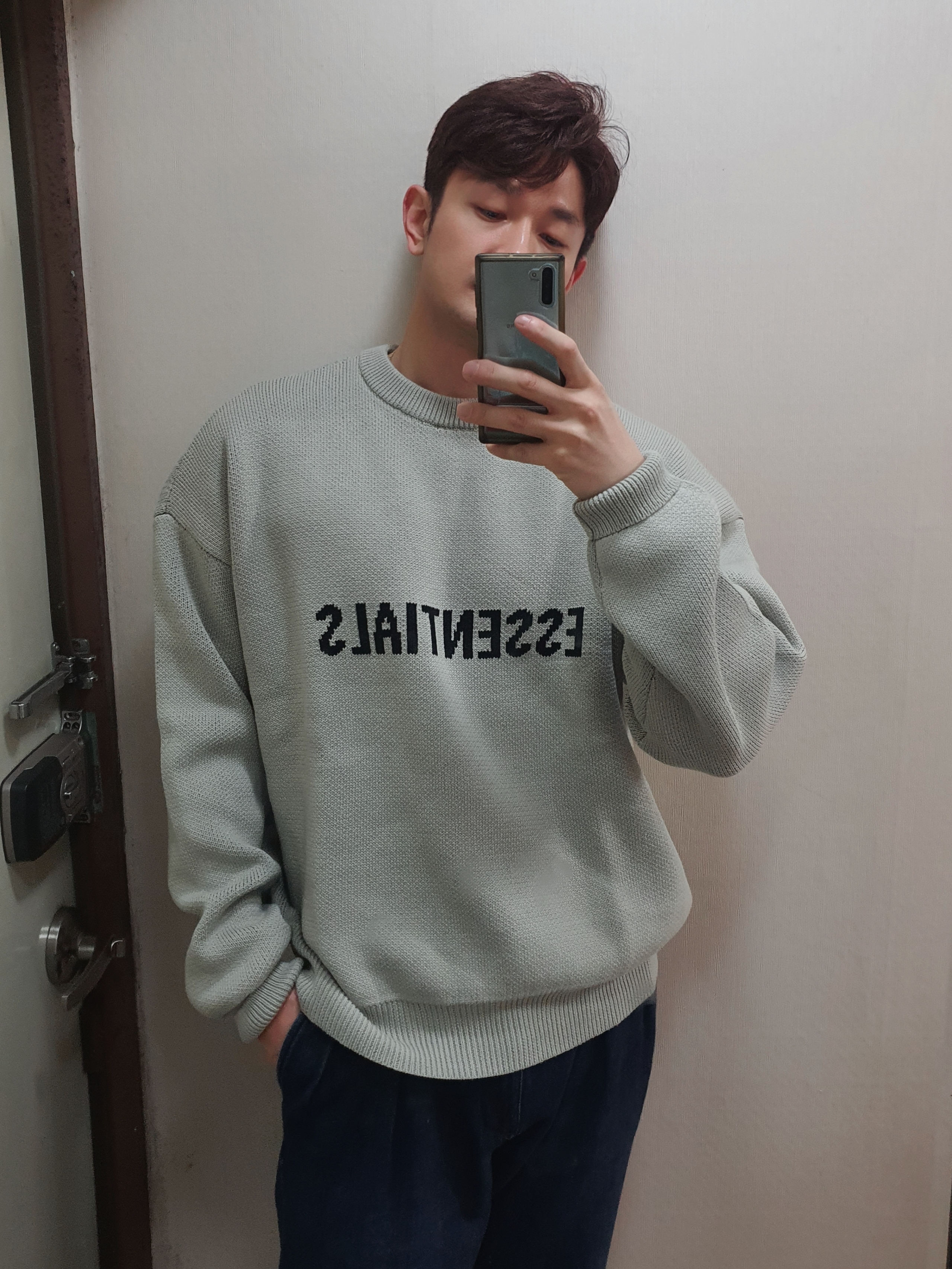 Essentials Knit Pullover Sweater Concrete - Ssense Exclusive, Converse x Play Comme des Garcons Chuck 70 Ox Black 착용 스타일 - 2