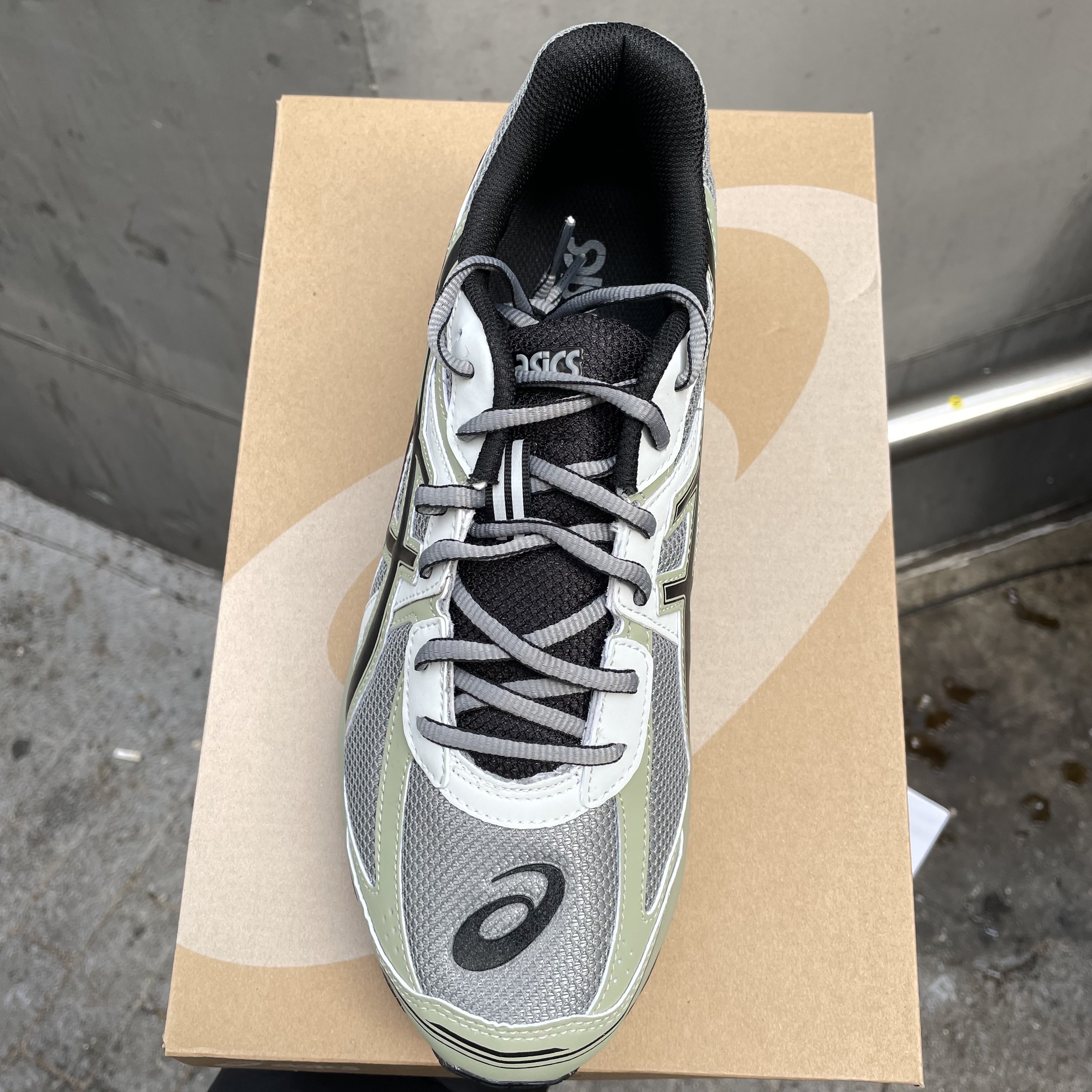 Asics Jog 100 S Sheet Rock - 2E Wide 착용 스타일 - 4